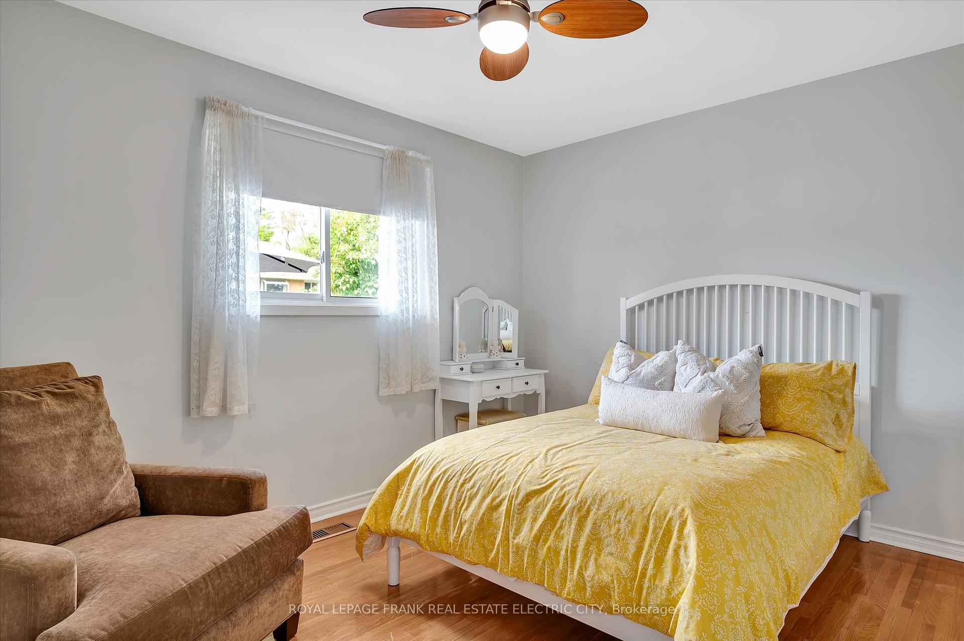Photo 19 of 887 Westdale Avenue, Peterborough, Northcrest Ward 5 — HOMEH