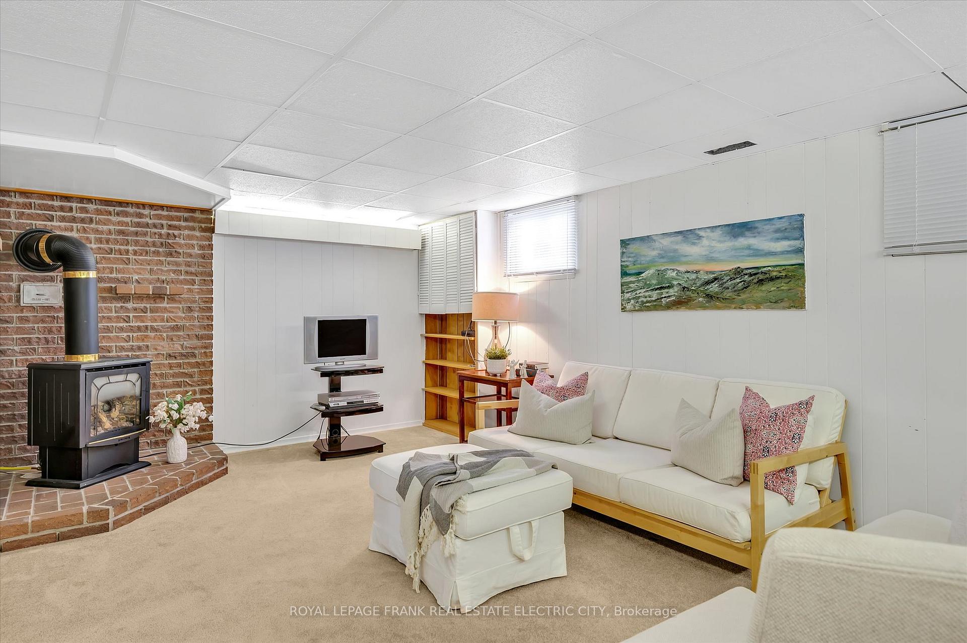 Photo 21 of 887 Westdale Avenue, Peterborough, Northcrest Ward 5 — HOMEH