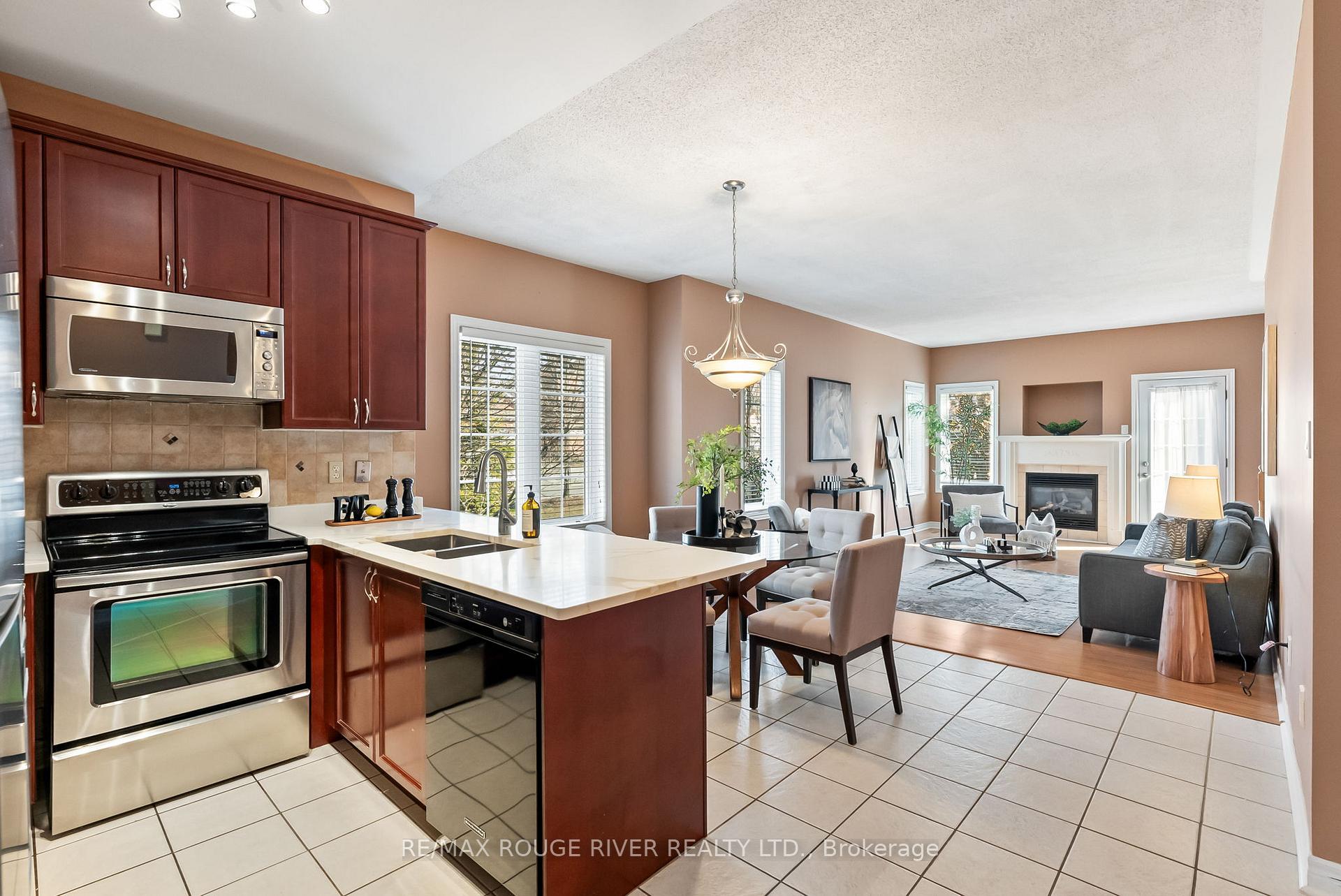 Photo 5 of 727 Ormond Drive, Oshawa, Samac — HOMEH