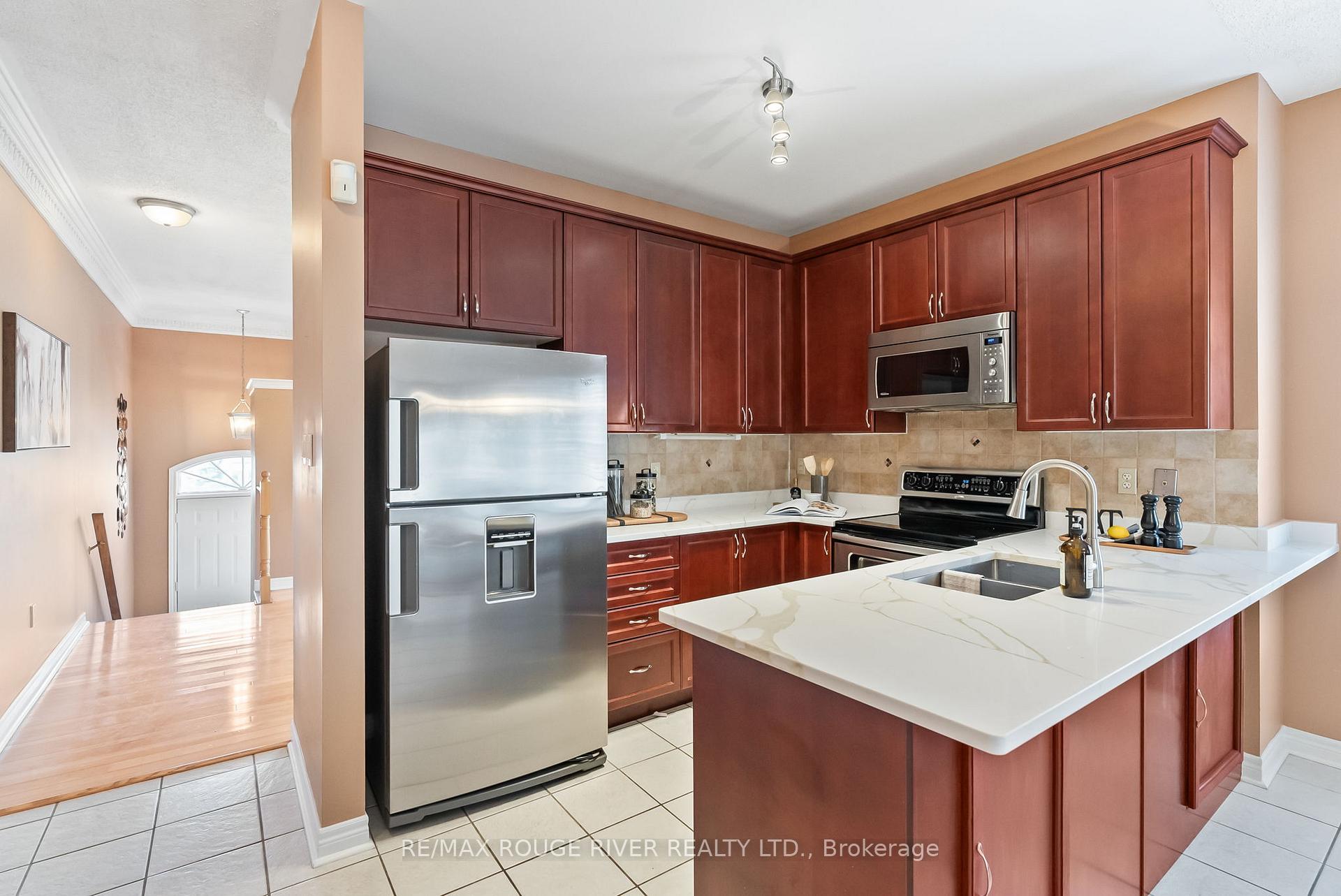 Photo 7 of 727 Ormond Drive, Oshawa, Samac — HOMEH
