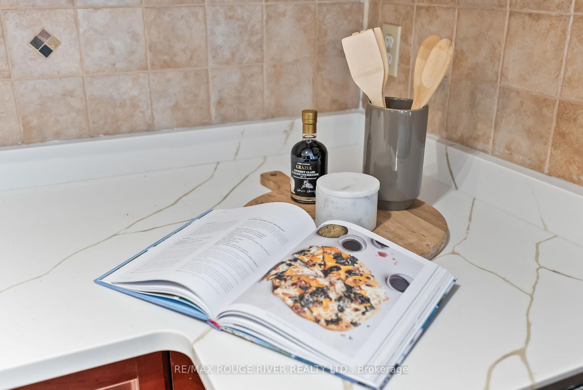 Photo 8 of 727 Ormond Drive, Oshawa, Samac — HOMEH