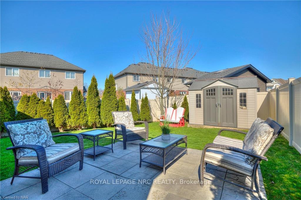 Photo 5 of 98 Cardinal Crescent, Welland, Coyle Creek — HOMEH