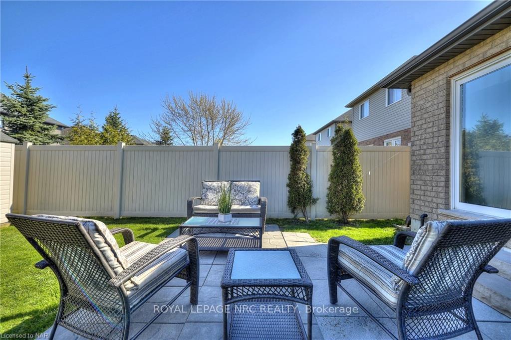 Photo 6 of 98 Cardinal Crescent, Welland, Coyle Creek — HOMEH