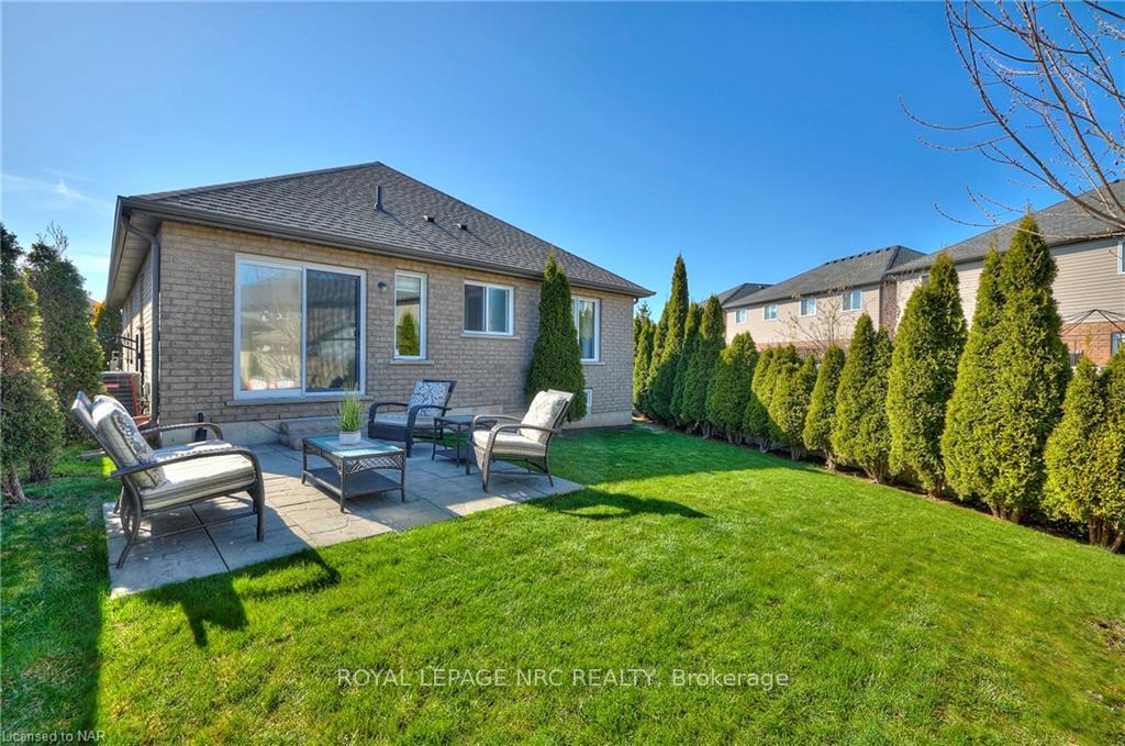 Photo 7 of 98 Cardinal Crescent, Welland, Coyle Creek — HOMEH