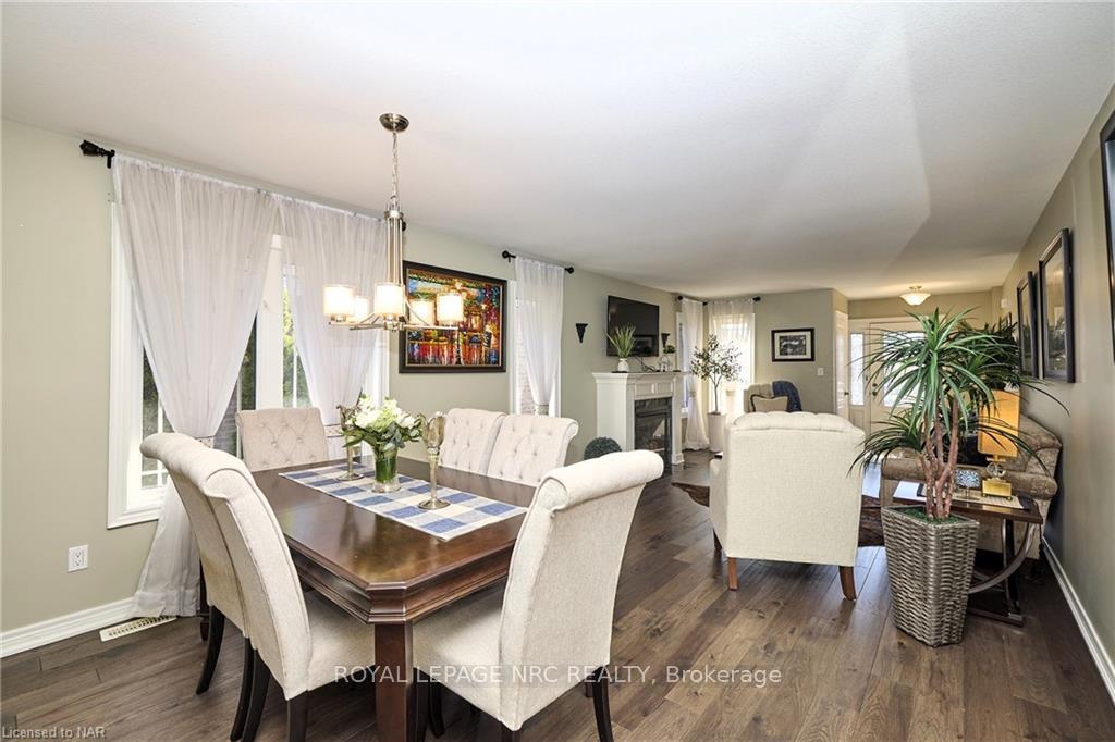 Photo 9 of 98 Cardinal Crescent, Welland, Coyle Creek — HOMEH