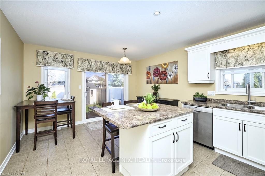 Photo 19 of 98 Cardinal Crescent, Welland, Coyle Creek — HOMEH