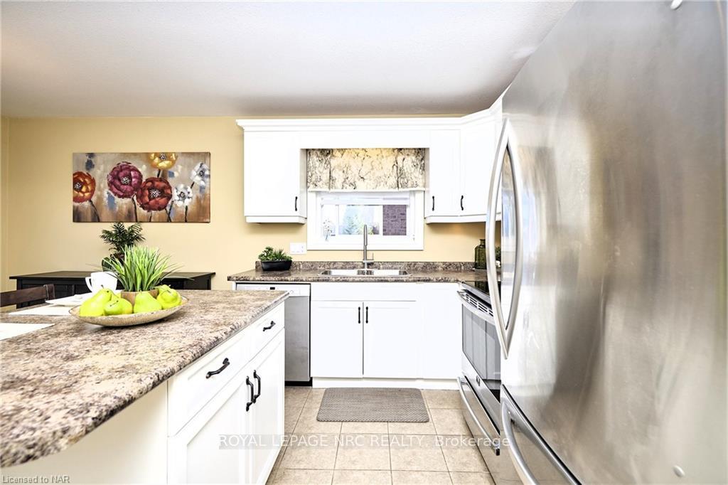 Photo 20 of 98 Cardinal Crescent, Welland, Coyle Creek — HOMEH