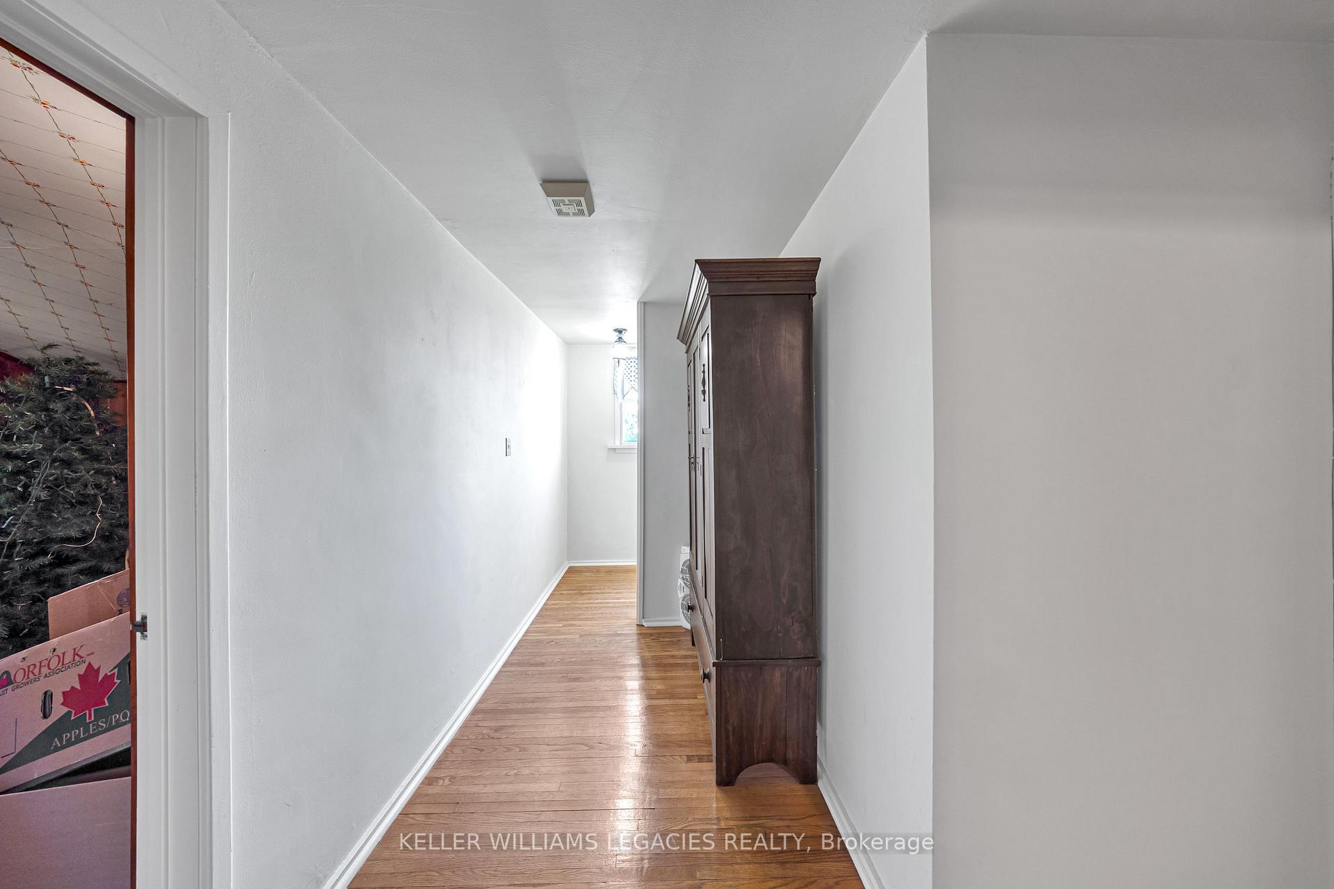 Photo 20 of 688 Aylmer Street N, Peterborough, Northcrest Ward 5 — HOMEH