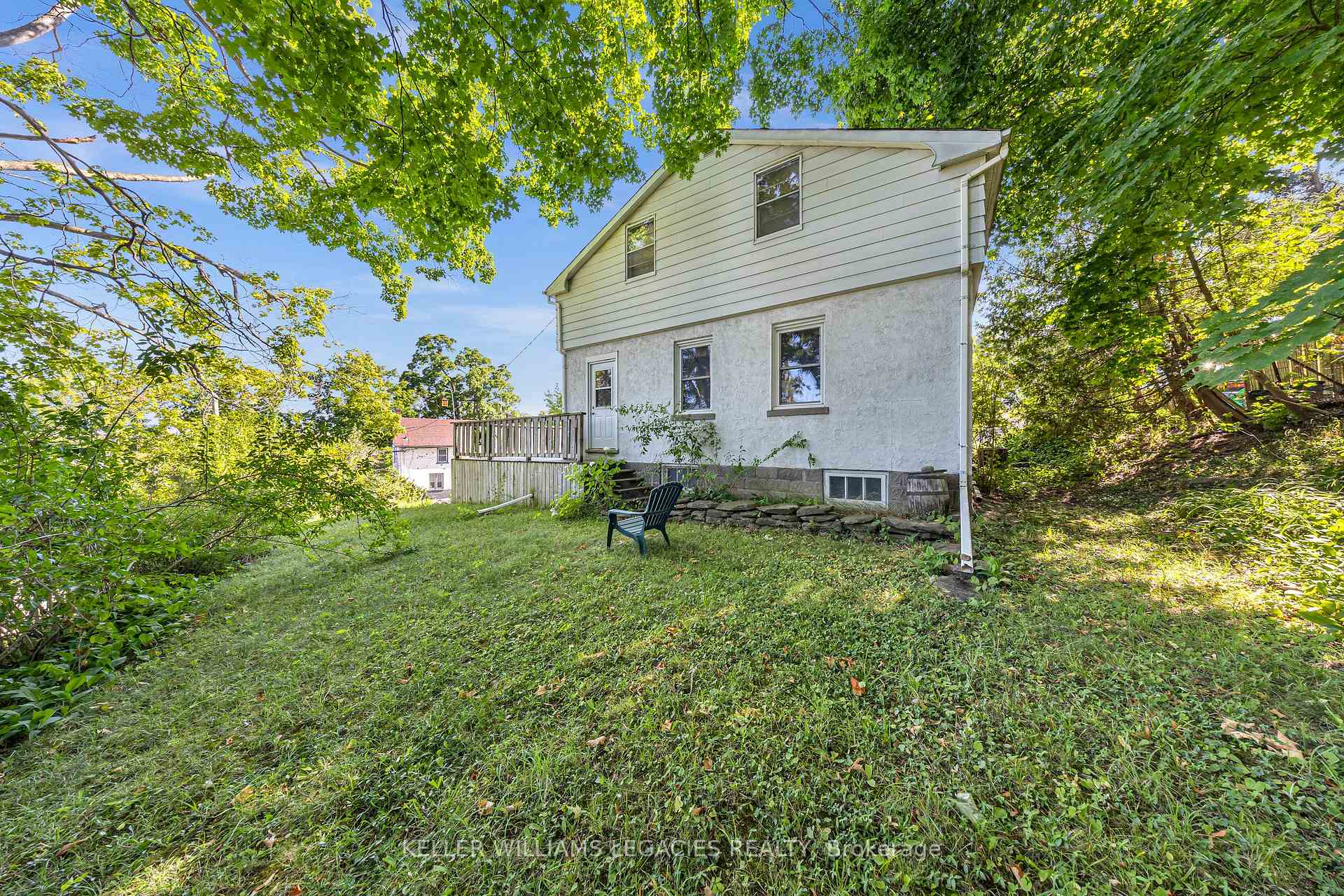 Photo 41 of 688 Aylmer Street N, Peterborough, Northcrest Ward 5 — HOMEH