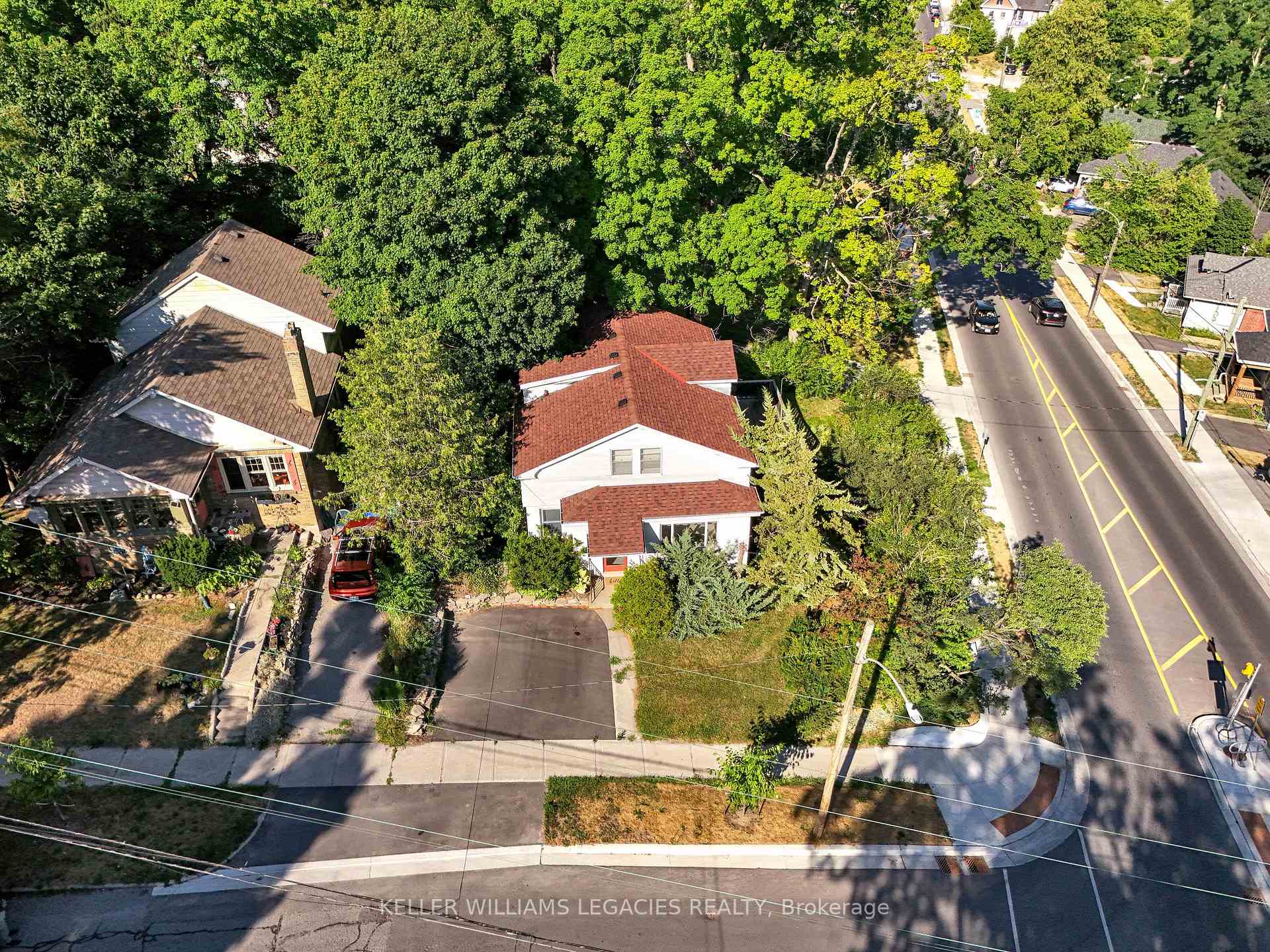 Photo 43 of 688 Aylmer Street N, Peterborough, Northcrest Ward 5 — HOMEH