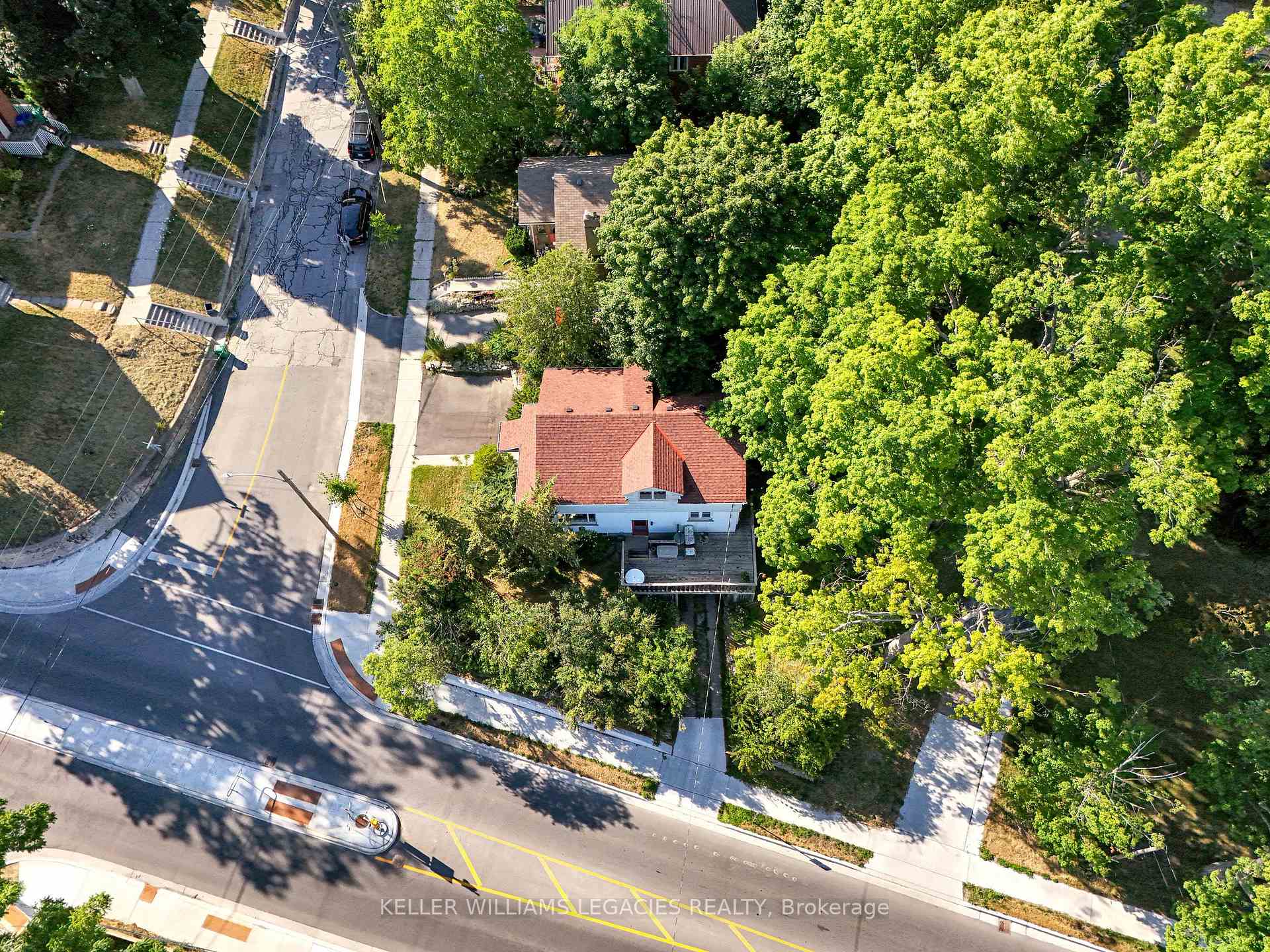 Photo 48 of 688 Aylmer Street N, Peterborough, Northcrest Ward 5 — HOMEH