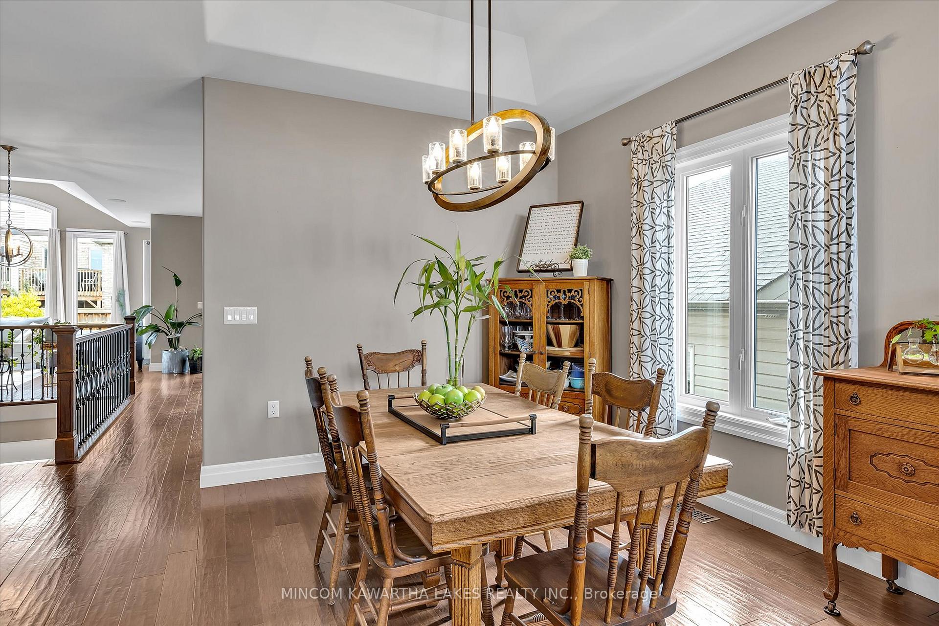 Photo 5 of 661 Goodwin Terrace, Peterborough, Monaghan Ward 2 — HOMEH