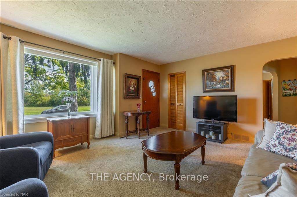 Photo 11 of 19 Verne Avenue, Welland, Broadway — HOMEH