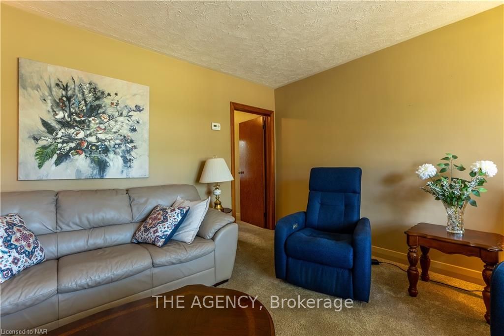 Photo 14 of 19 Verne Avenue, Welland, Broadway — HOMEH