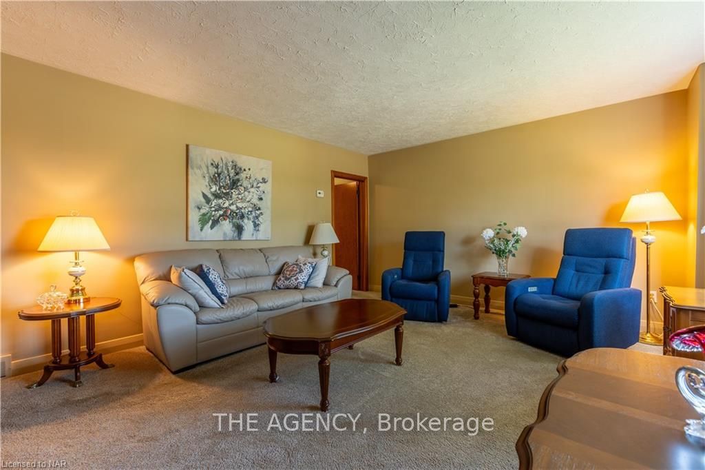 Photo 16 of 19 Verne Avenue, Welland, Broadway — HOMEH
