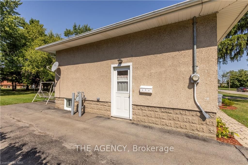 Photo 3 of 19 Verne Avenue, Welland, Broadway — HOMEH