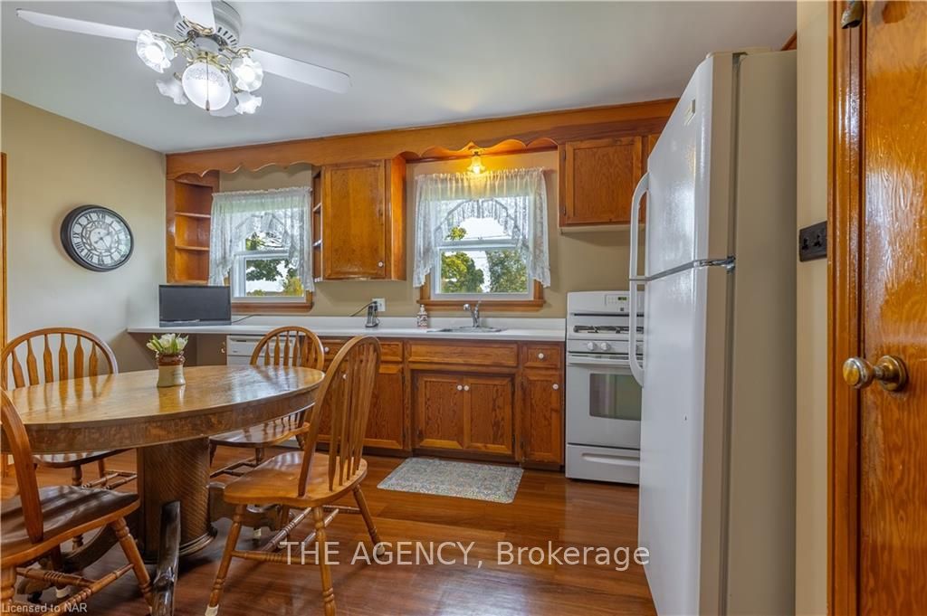 Photo 8 of 19 Verne Avenue, Welland, Broadway — HOMEH