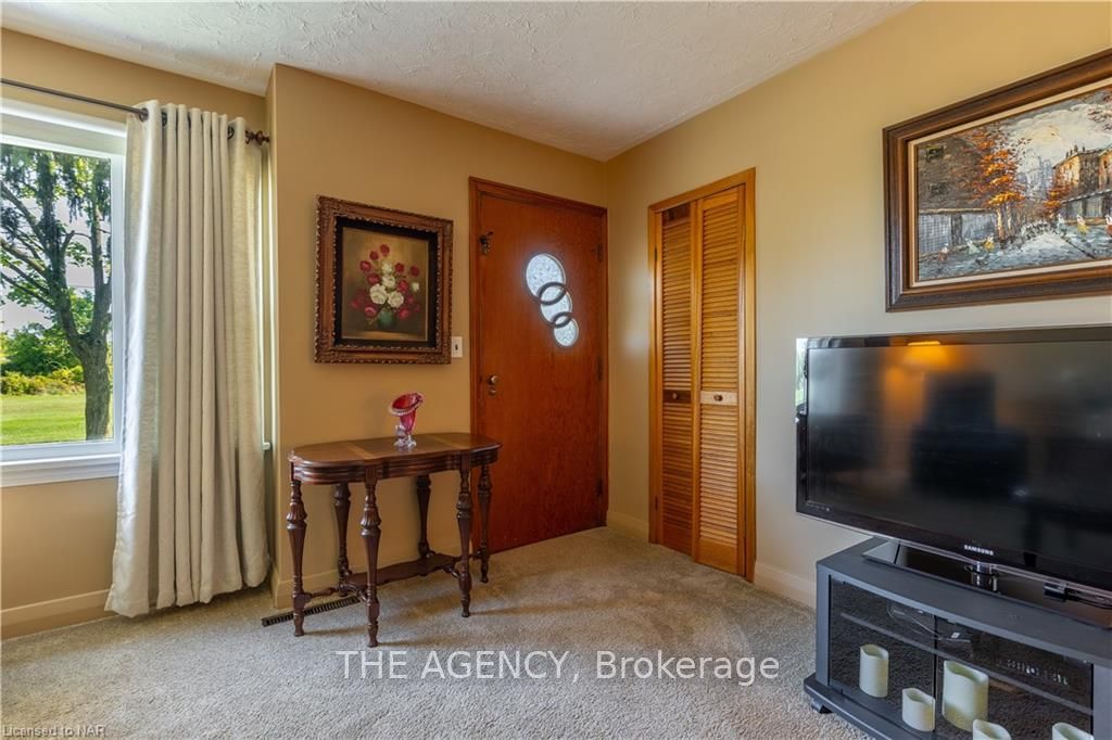 Photo 15 of 19 Verne Avenue, Welland, Broadway — HOMEH