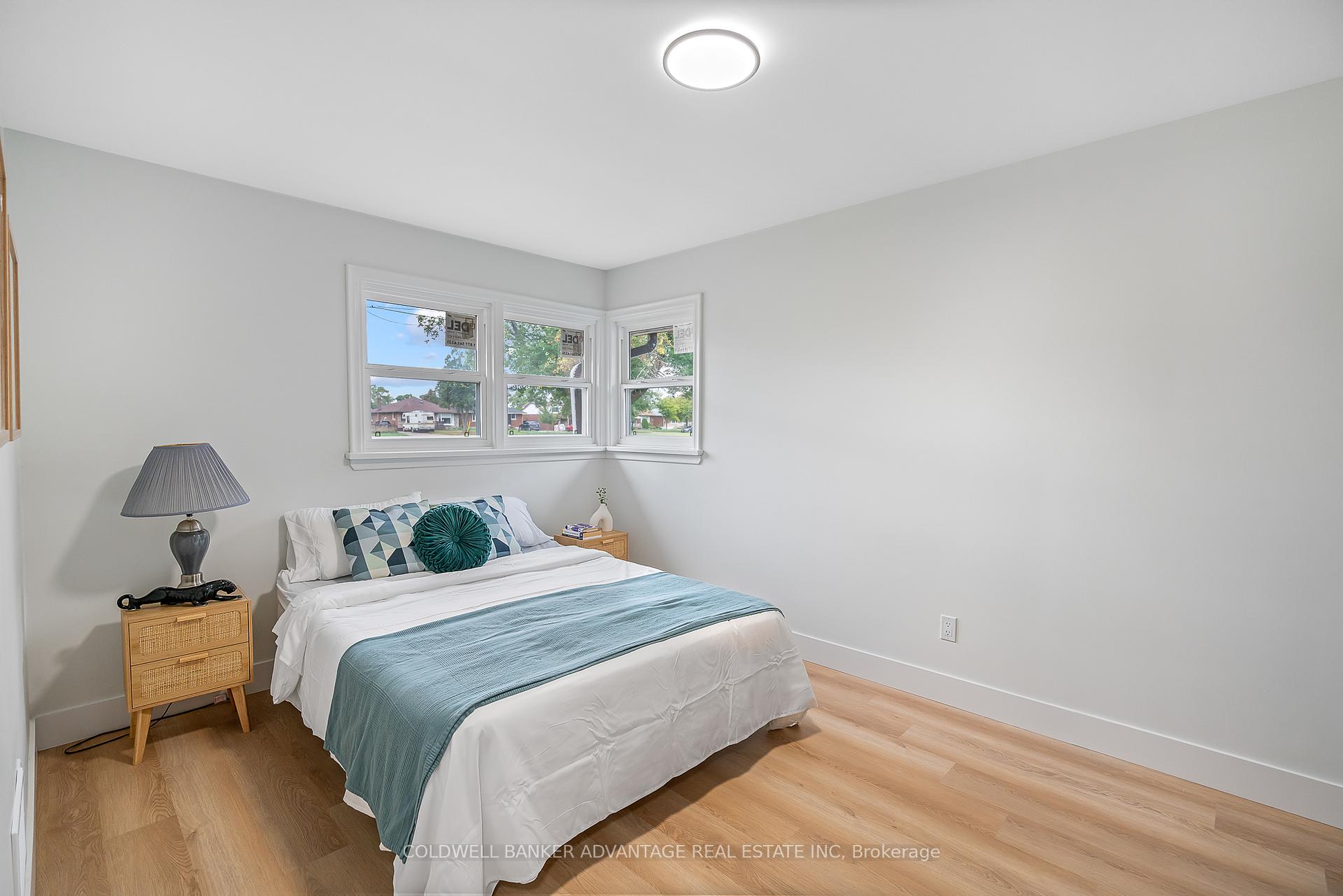 Photo 21 of 76 Golden Boulevard E, Welland, Lincoln/Crowland — HOMEH