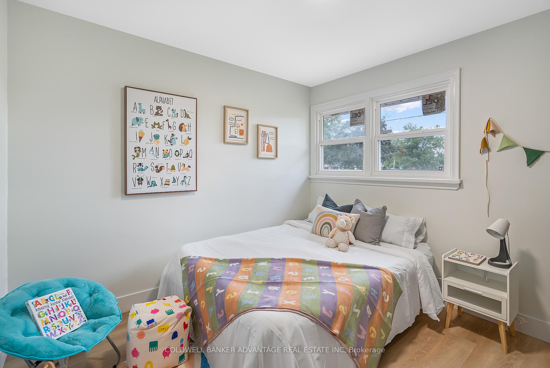 Photo 23 of 76 Golden Boulevard E, Welland, Lincoln/Crowland — HOMEH