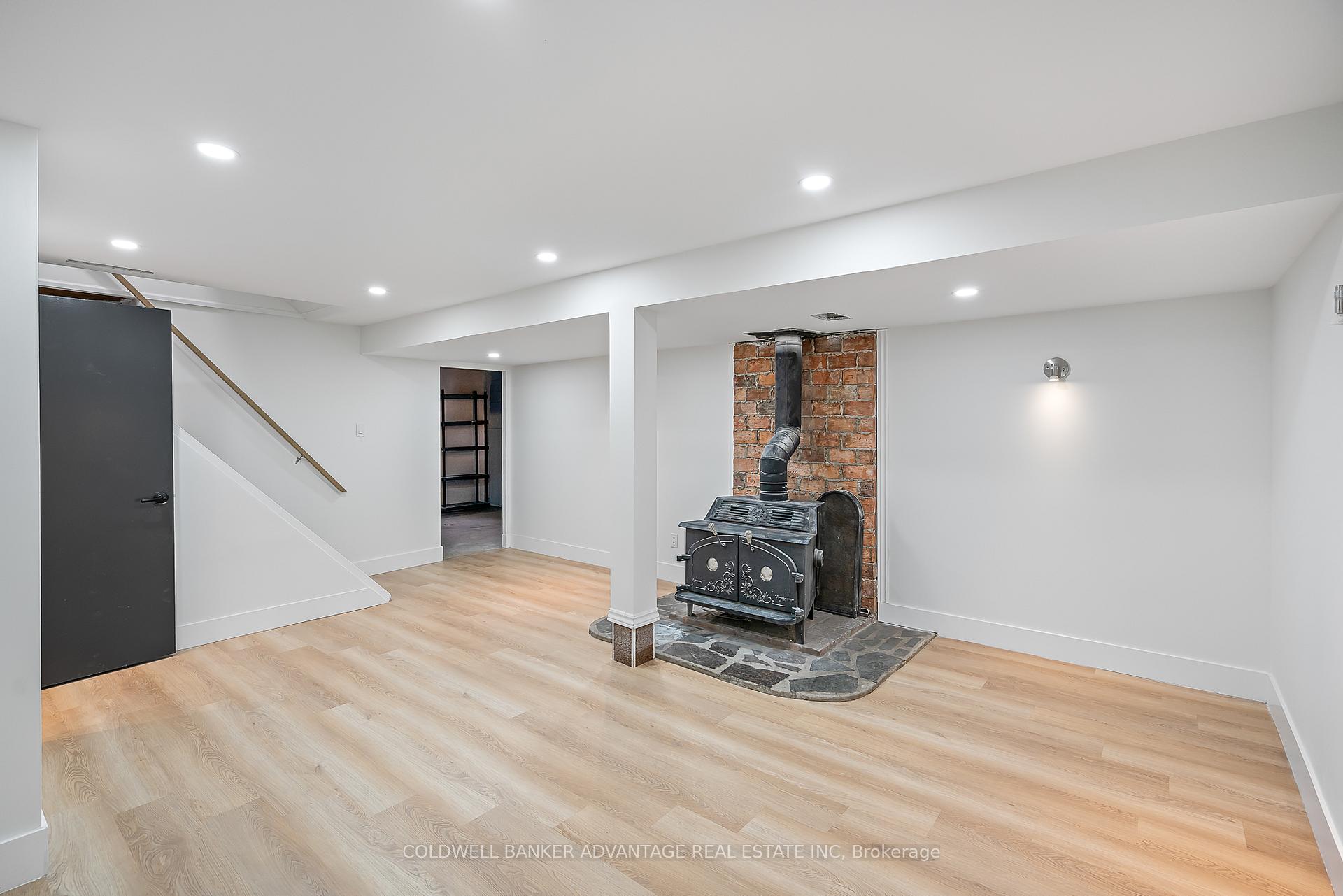 Photo 26 of 76 Golden Boulevard E, Welland, Lincoln/Crowland — HOMEH