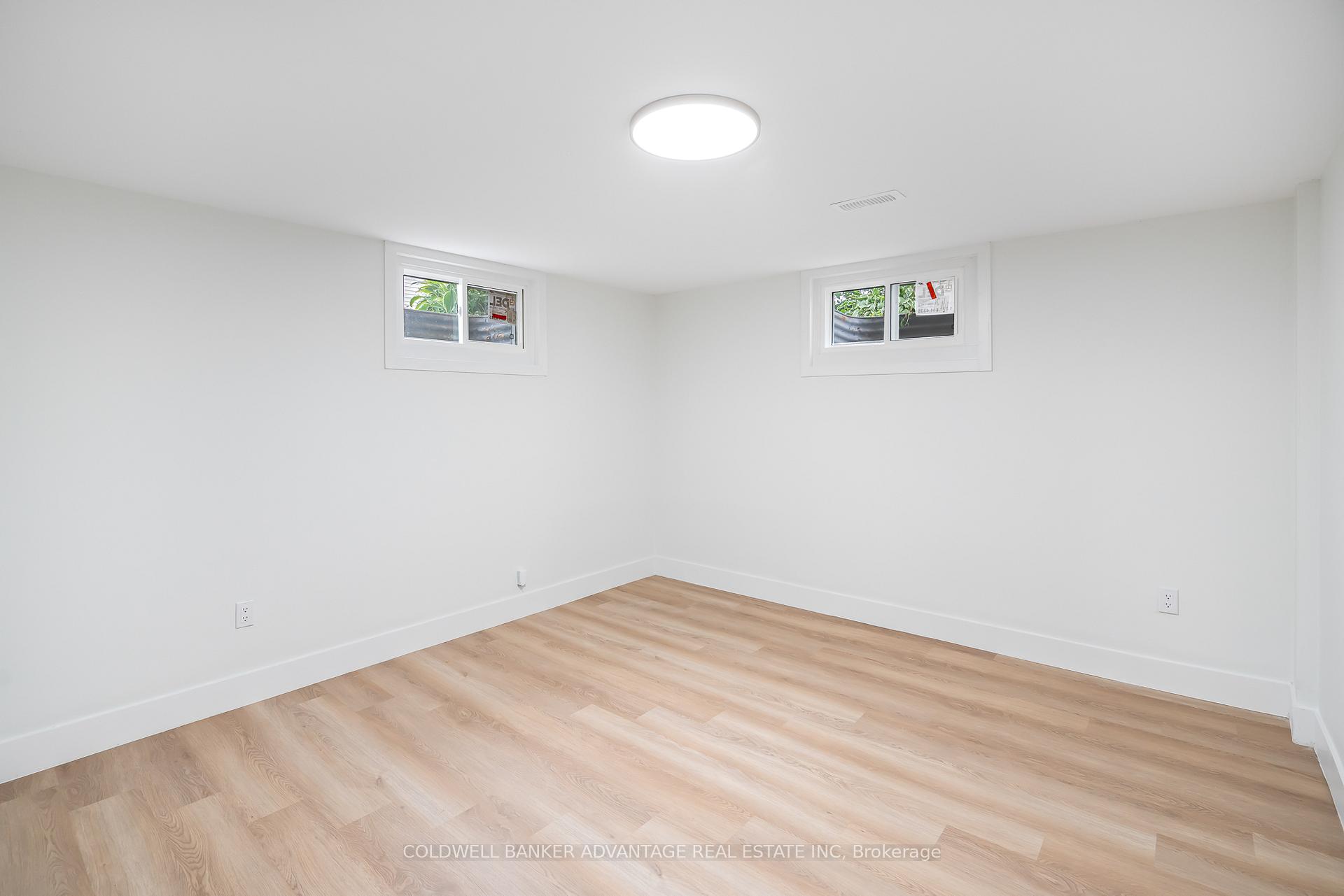 Photo 27 of 76 Golden Boulevard E, Welland, Lincoln/Crowland — HOMEH