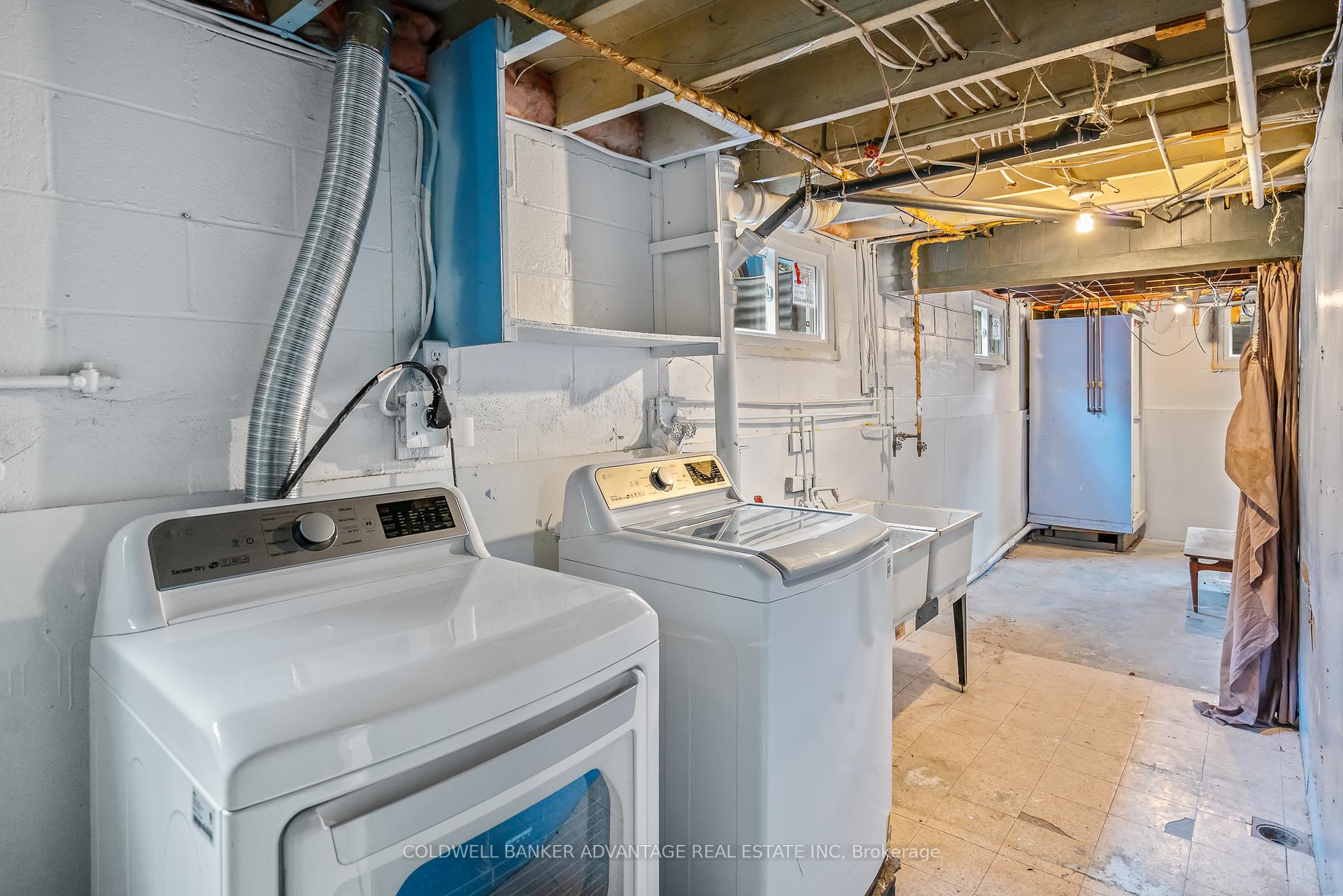 Photo 29 of 76 Golden Boulevard E, Welland, Lincoln/Crowland — HOMEH