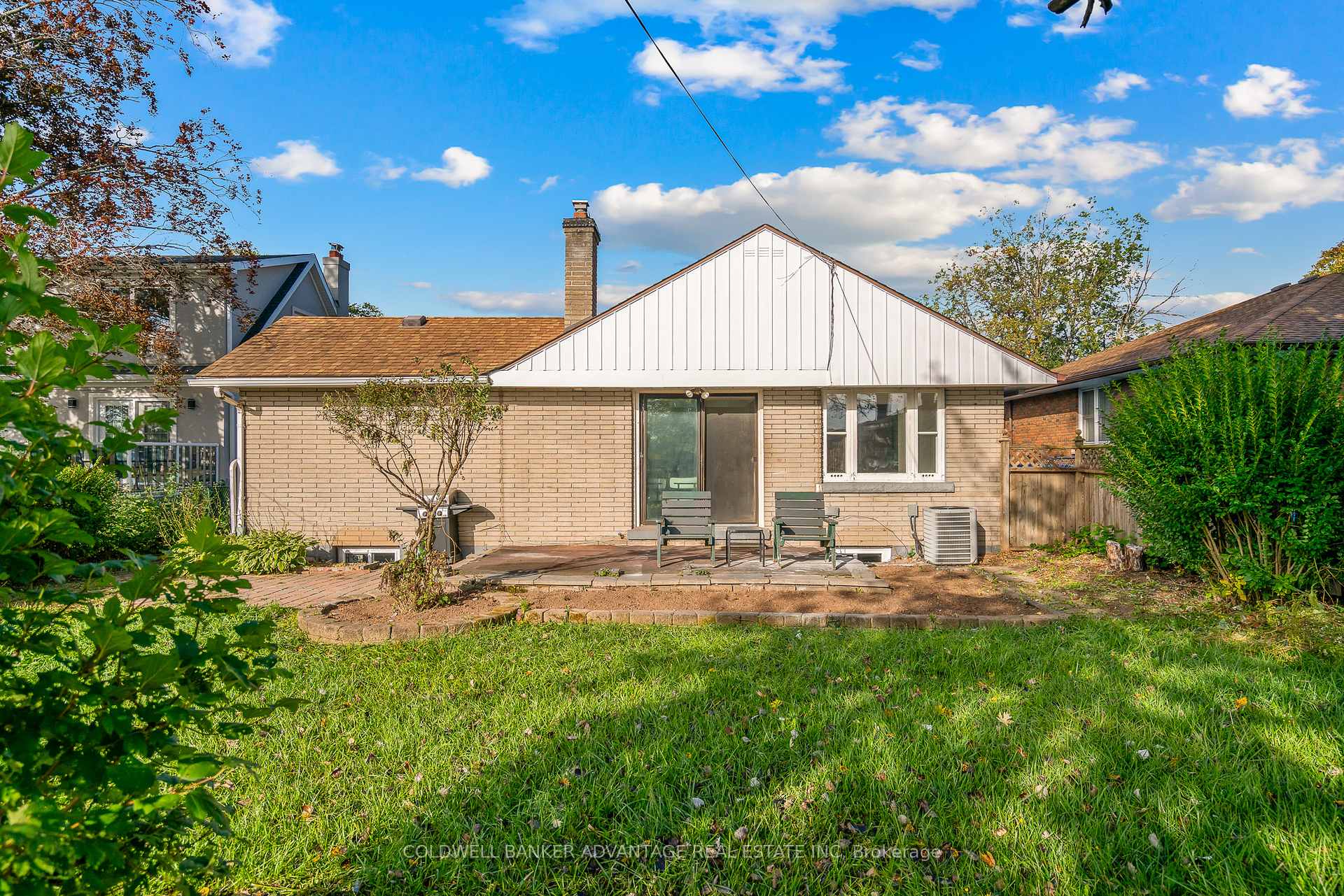 Photo 33 of 76 Golden Boulevard E, Welland, Lincoln/Crowland — HOMEH