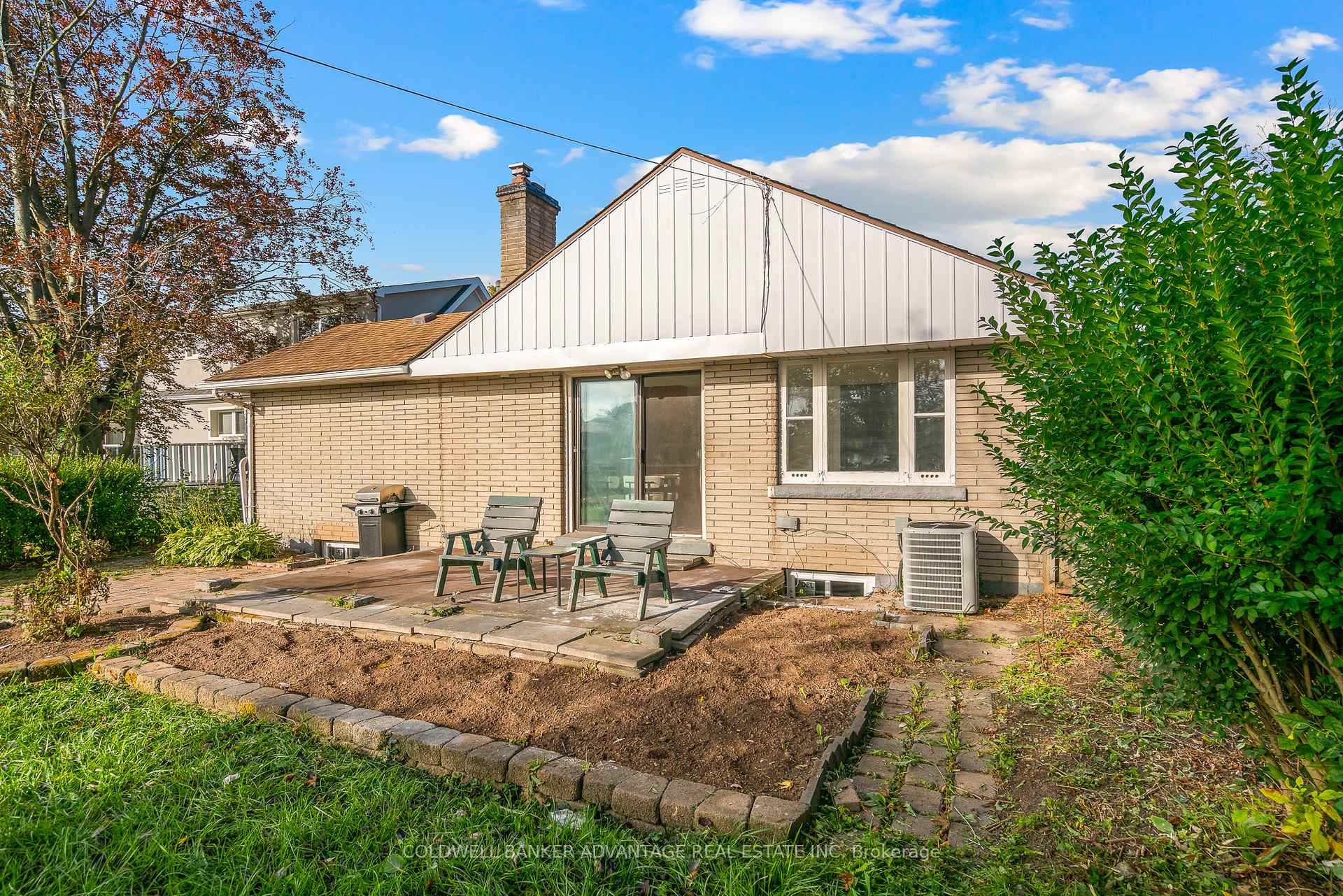 Photo 34 of 76 Golden Boulevard E, Welland, Lincoln/Crowland — HOMEH