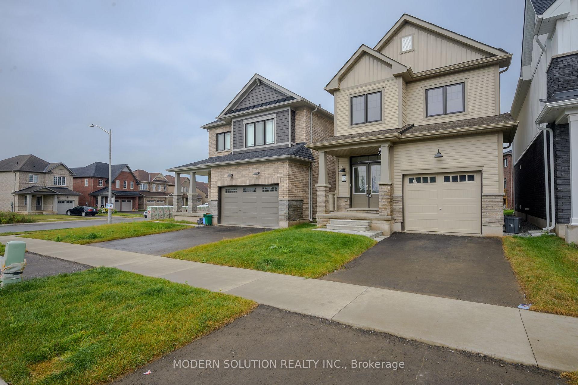 Photo 3 of 15 Aviron Crescent, Welland, Dain City — HOMEH