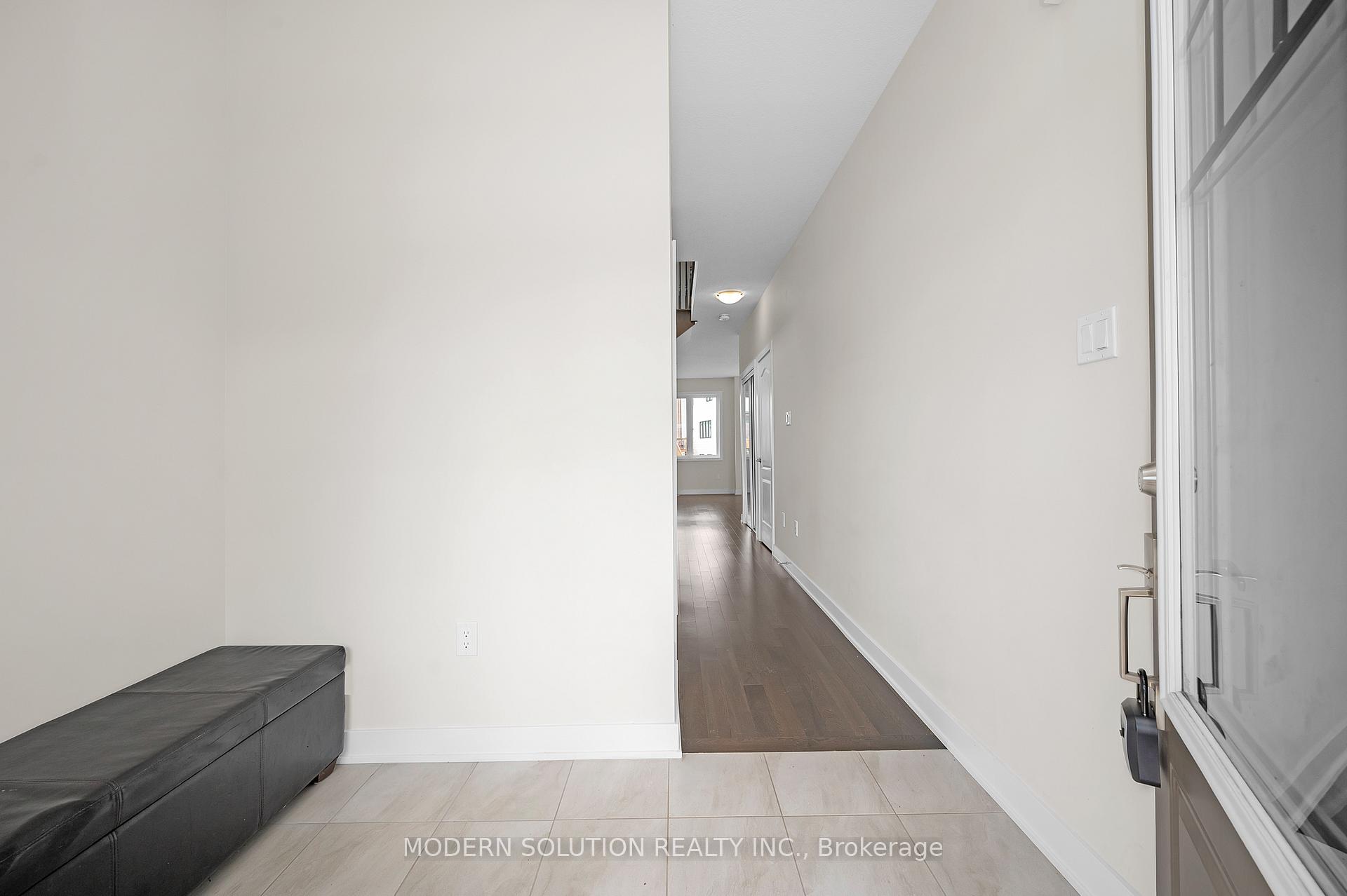 Photo 5 of 15 Aviron Crescent, Welland, Dain City — HOMEH