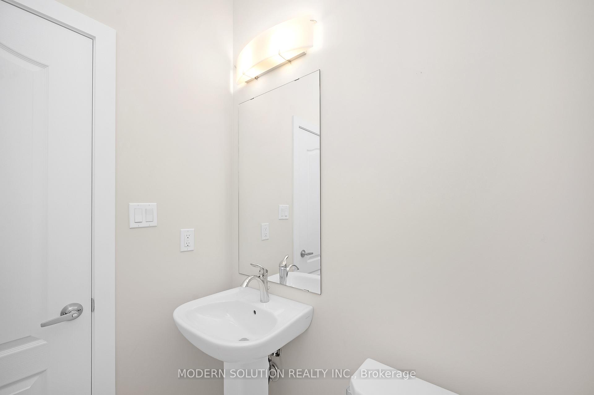 Photo 7 of 15 Aviron Crescent, Welland, Dain City — HOMEH
