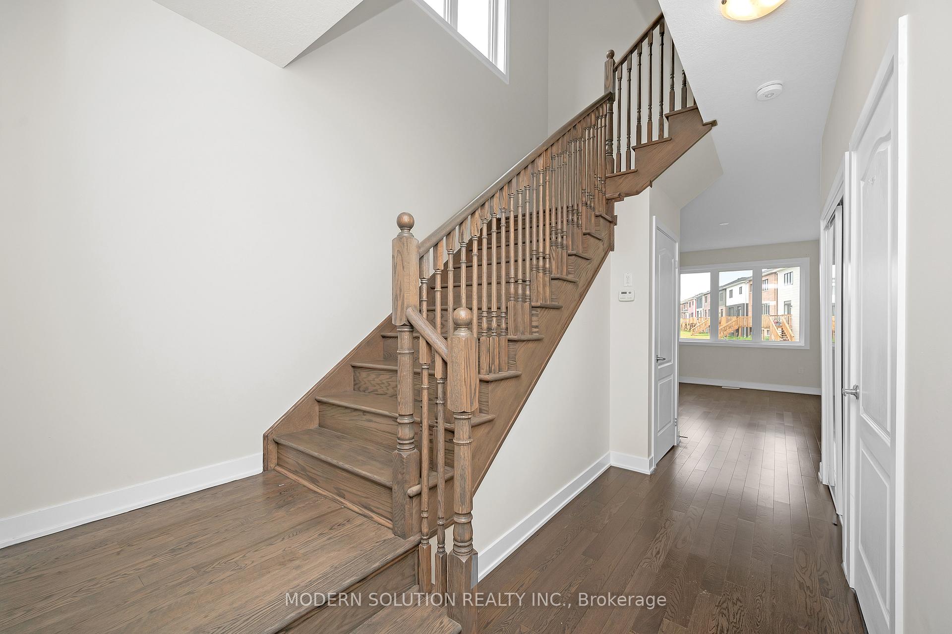 Photo 8 of 15 Aviron Crescent, Welland, Dain City — HOMEH