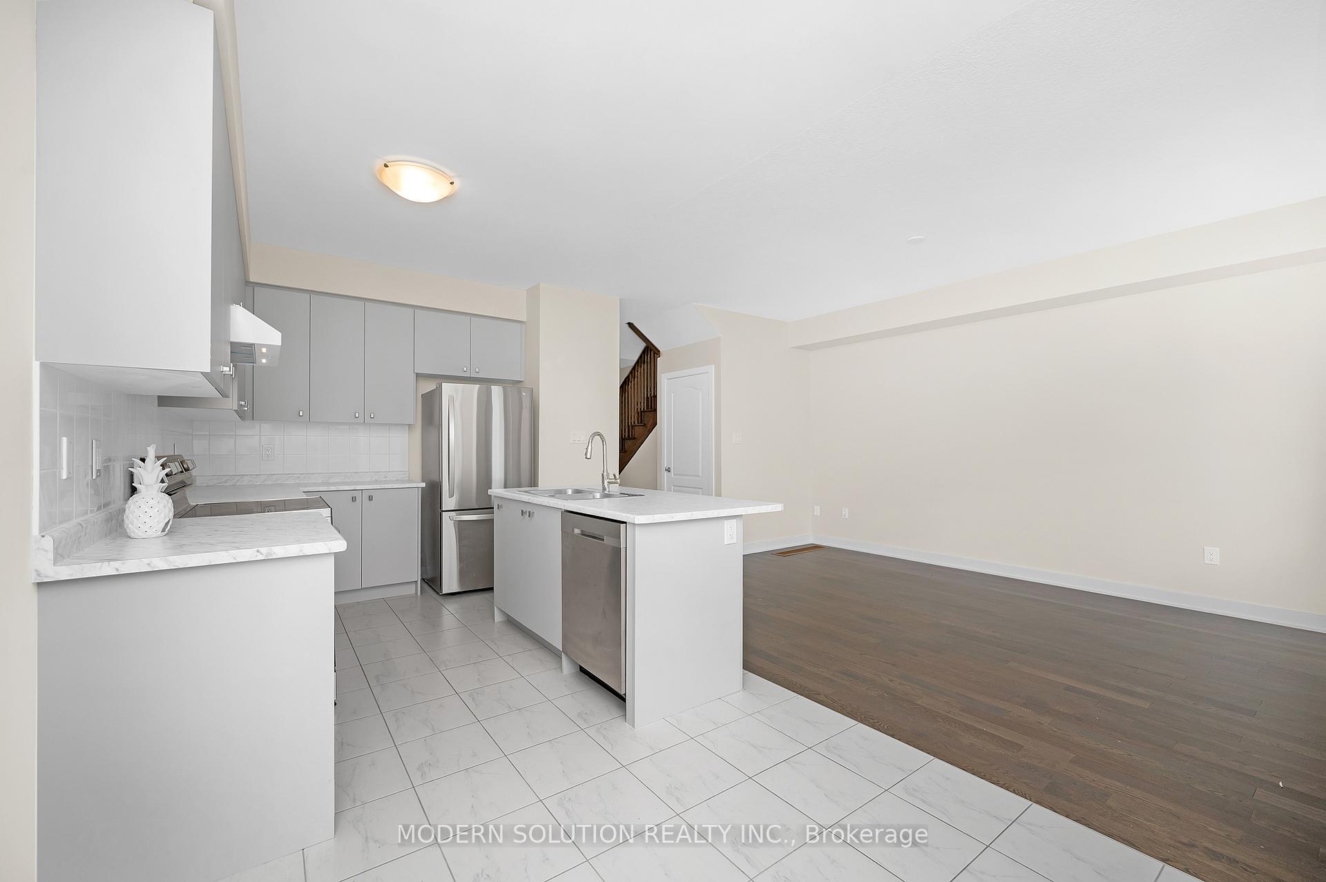 Photo 12 of 15 Aviron Crescent, Welland, Dain City — HOMEH