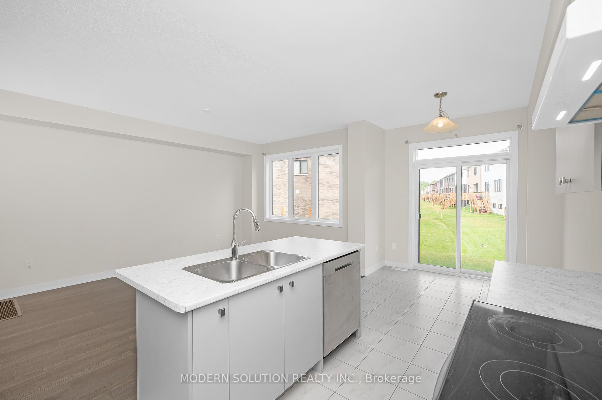 Photo 16 of 15 Aviron Crescent, Welland, Dain City — HOMEH
