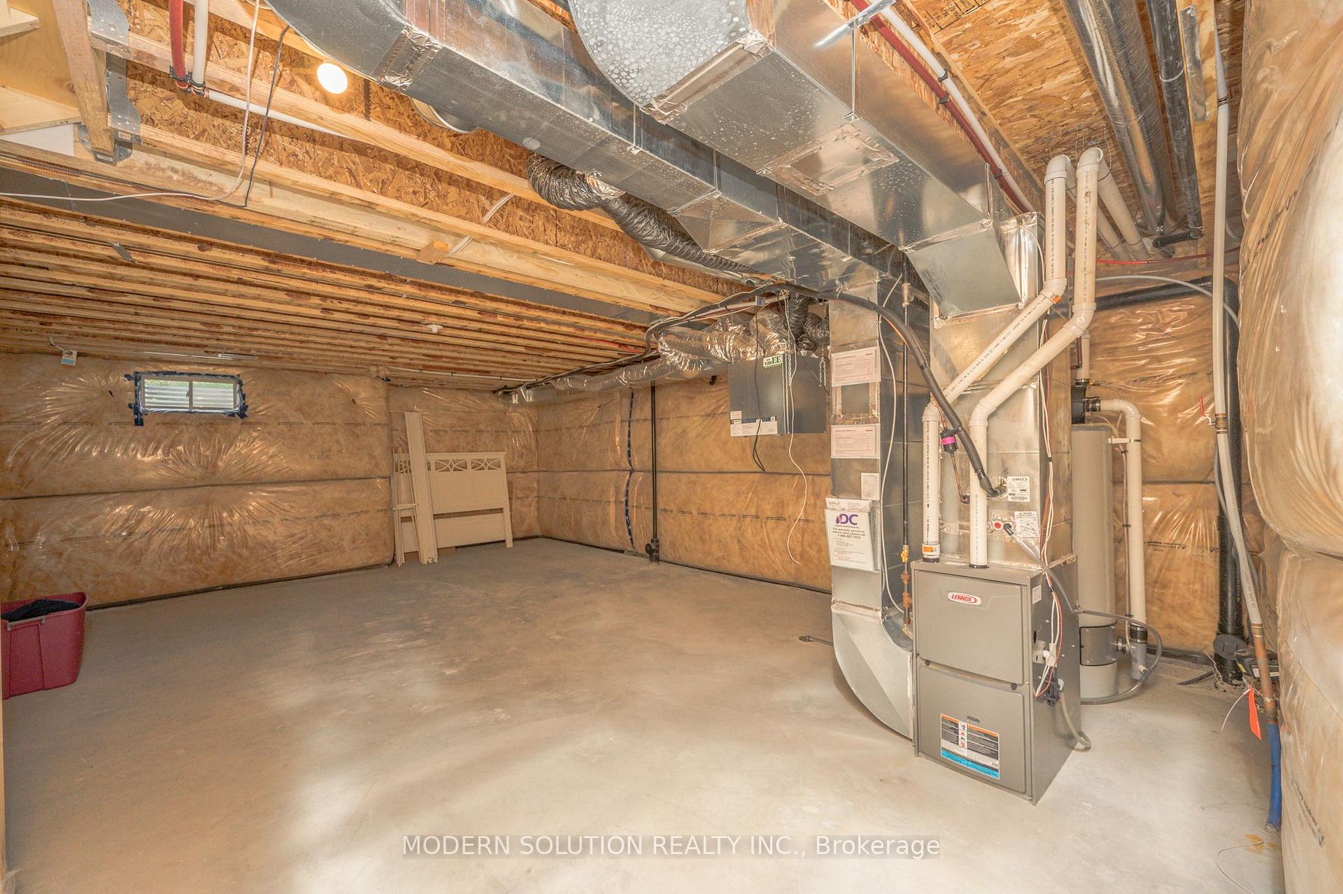 Photo 19 of 15 Aviron Crescent, Welland, Dain City — HOMEH