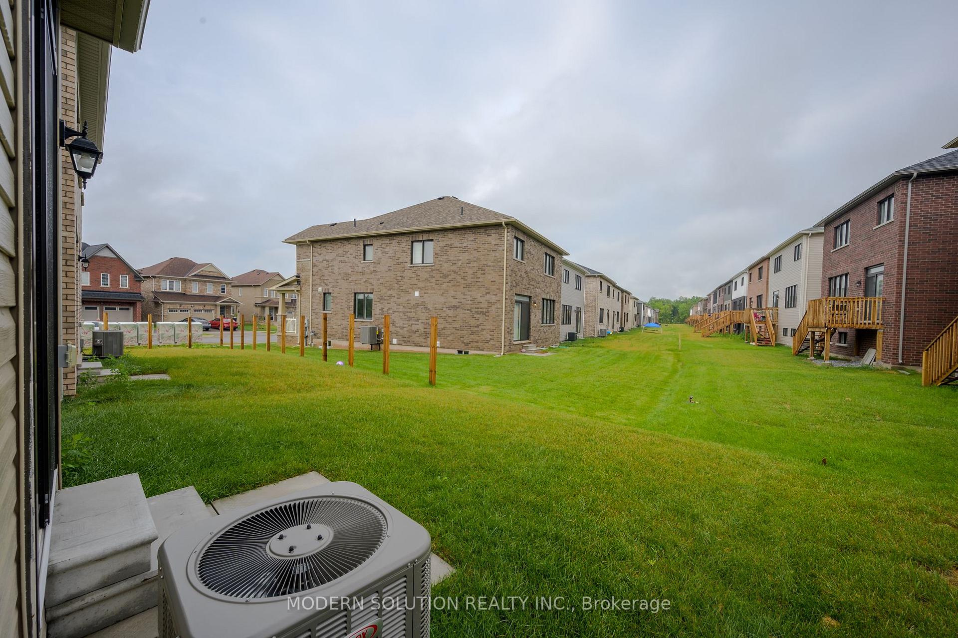Photo 37 of 15 Aviron Crescent, Welland, Dain City — HOMEH