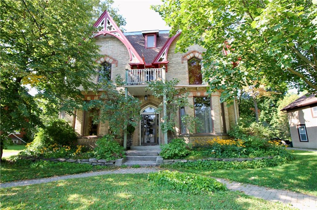 Front of Unit 4, 388 King Street W