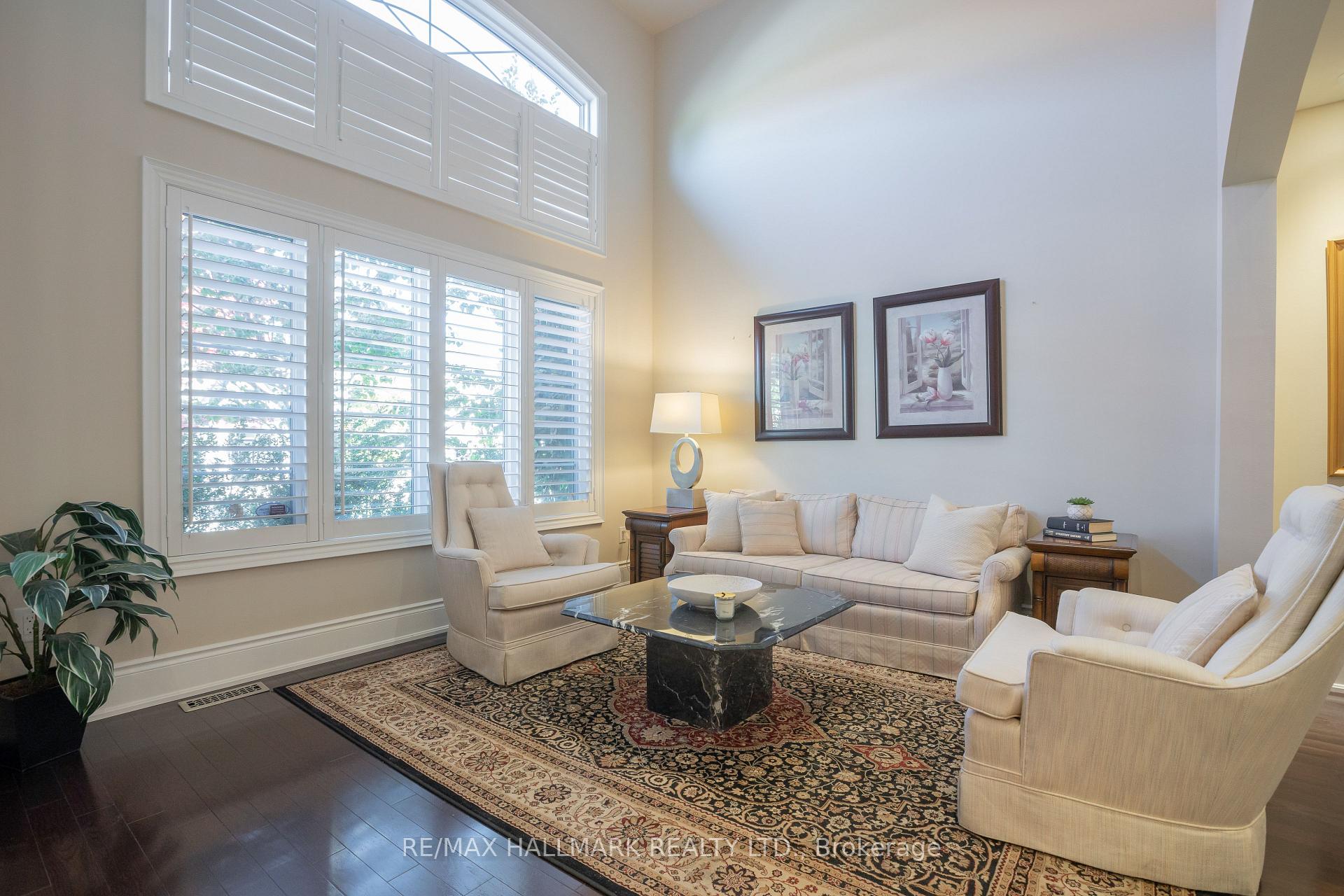 Photo 4 of 134 Kane Crescent, Aurora, Bayview Northeast — HOMEH