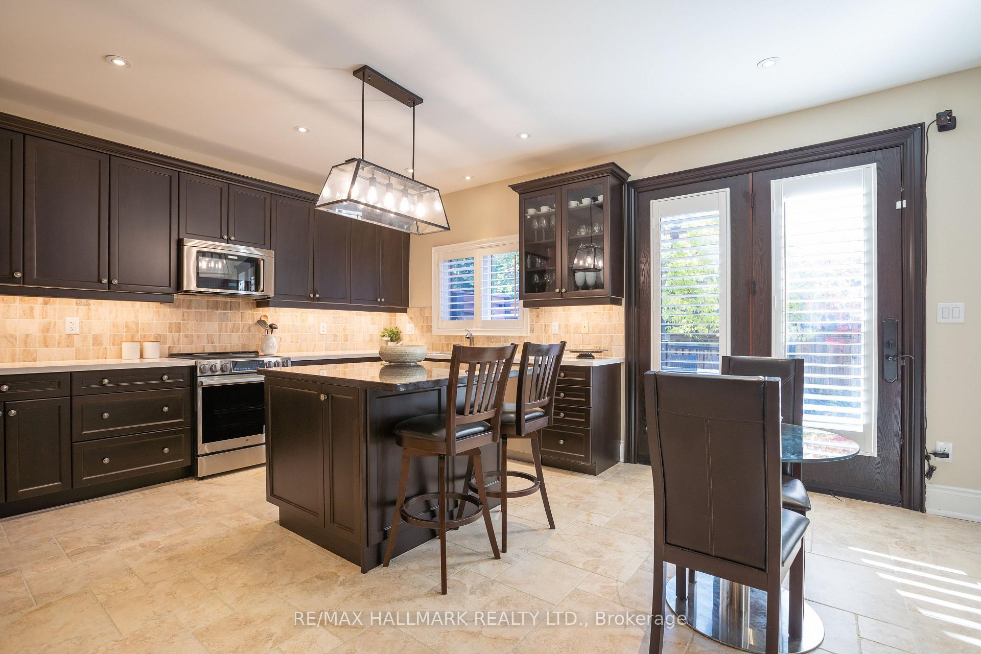 Photo 25 of 134 Kane Crescent, Aurora, Bayview Northeast — HOMEH