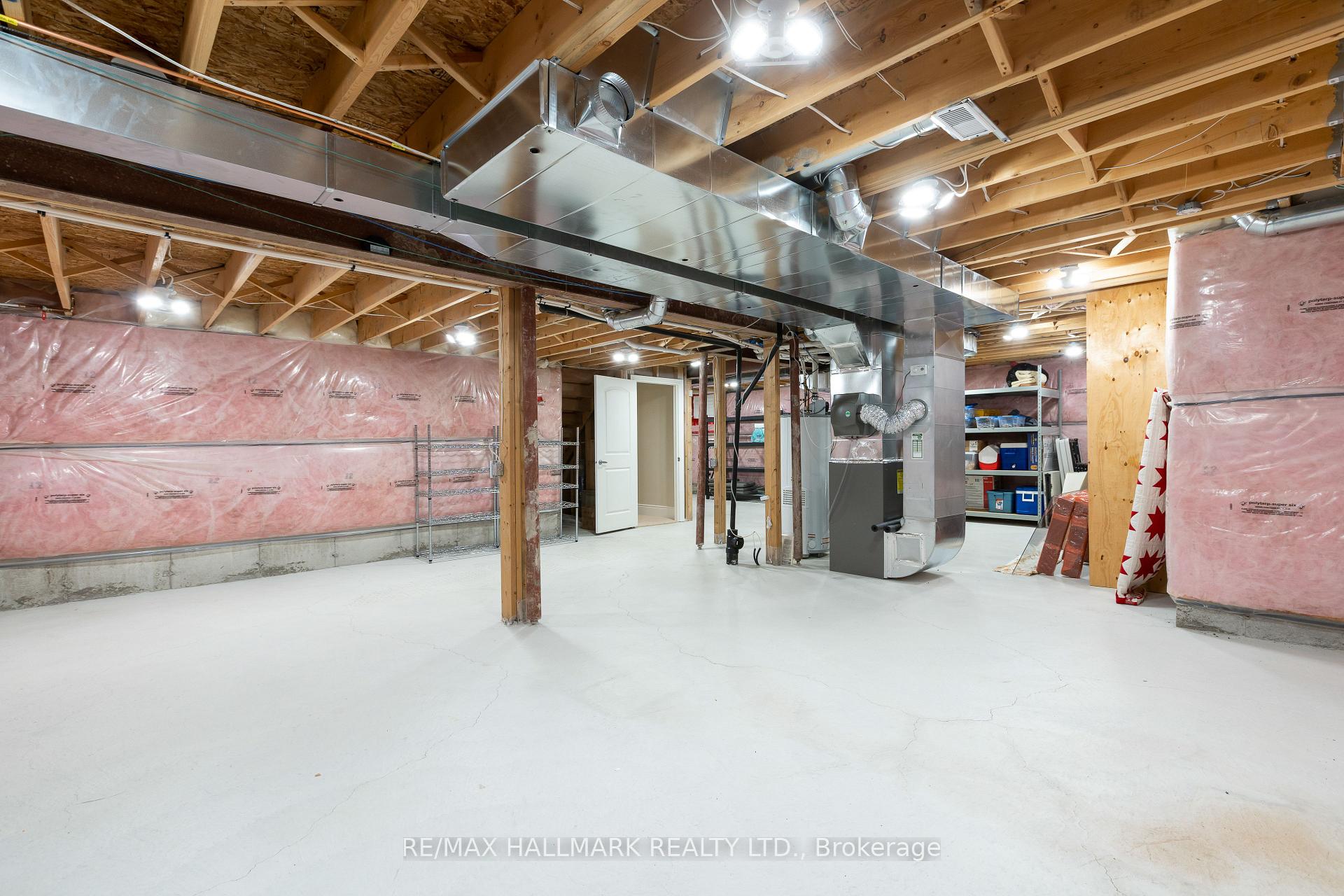 Photo 32 of 134 Kane Crescent, Aurora, Bayview Northeast — HOMEH