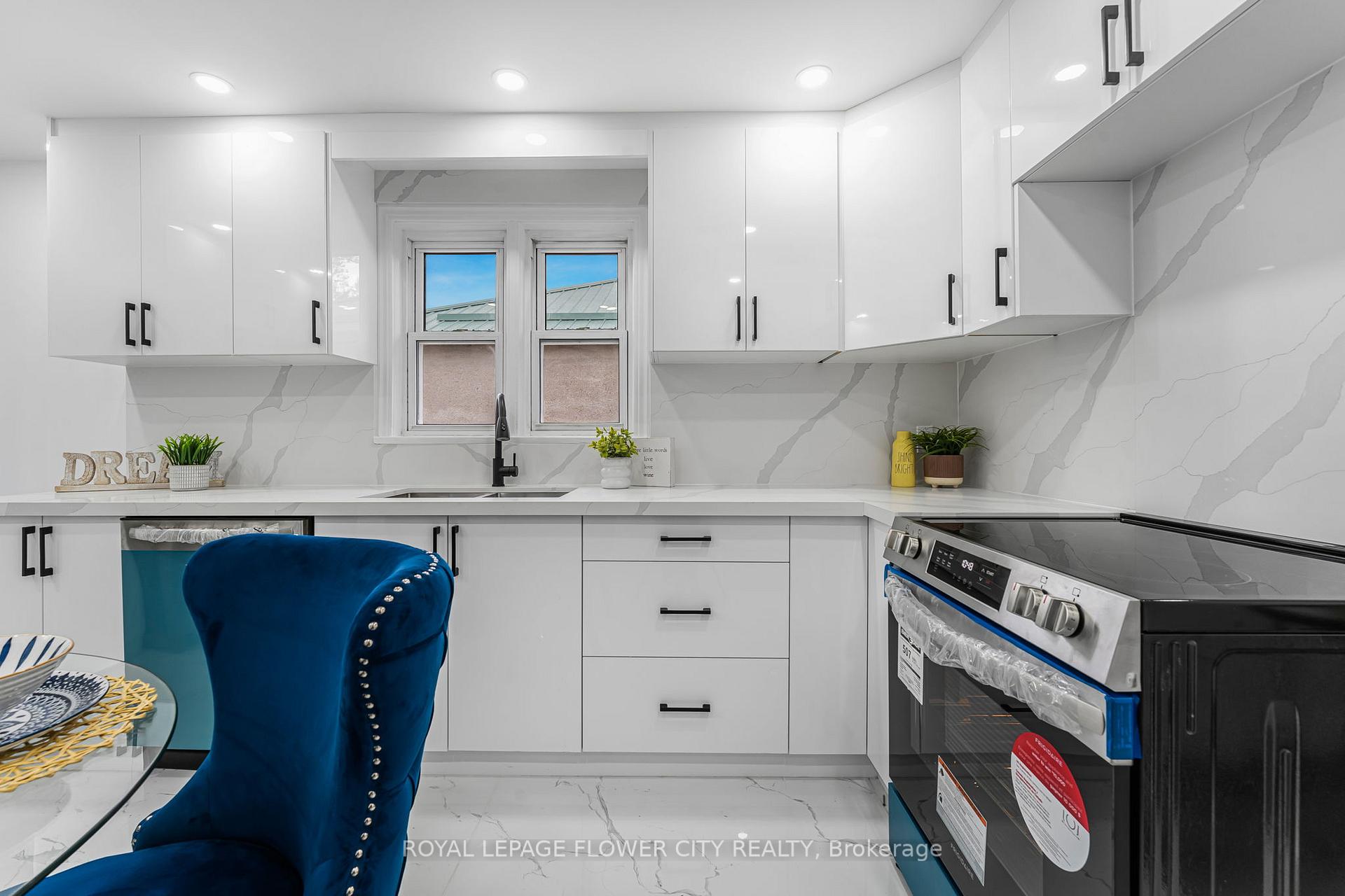 Photo 13 of 304 Wallace Avenue S, Welland, Lincoln/Crowland — HOMEH