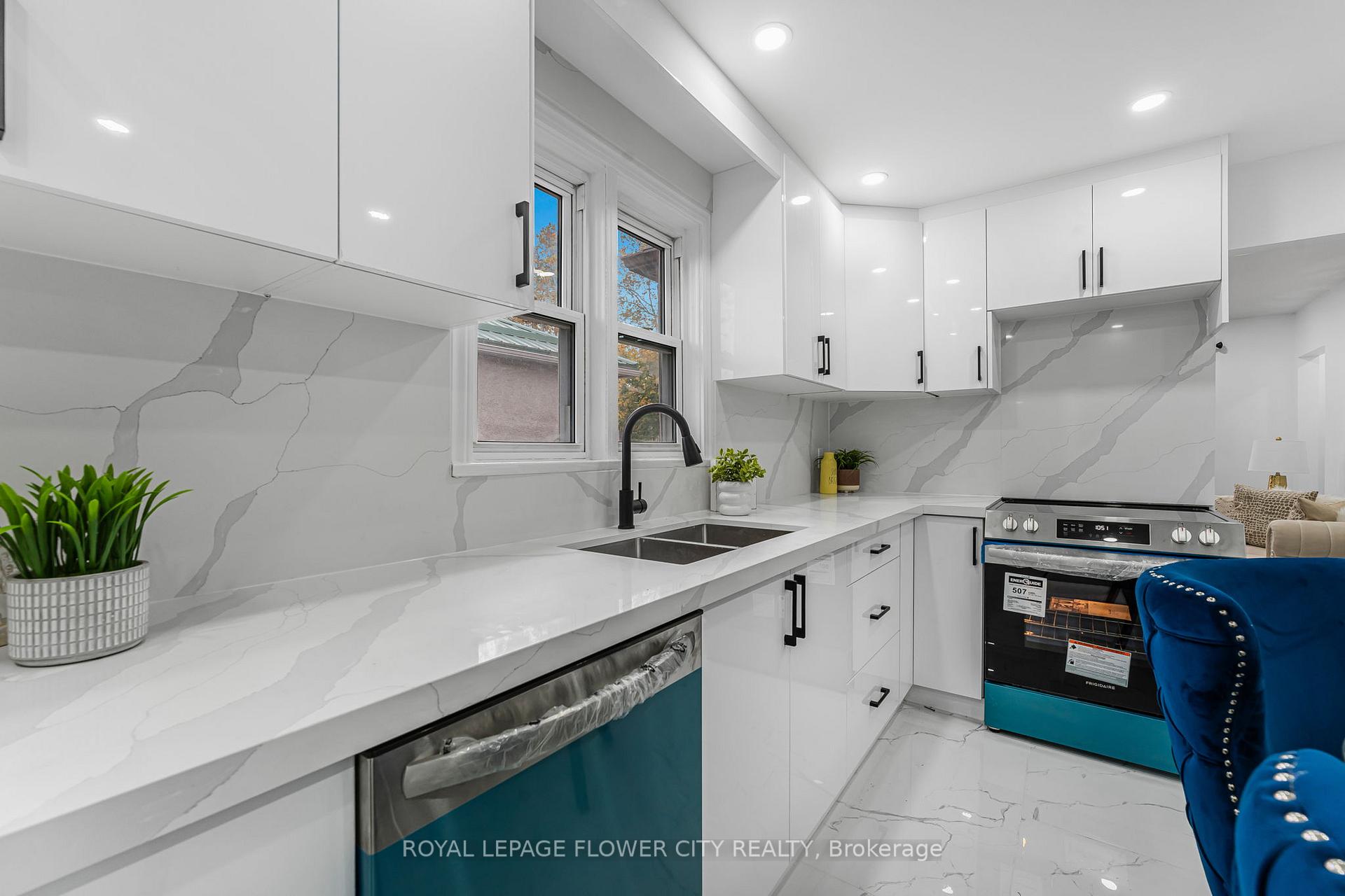 Photo 17 of 304 Wallace Avenue S, Welland, Lincoln/Crowland — HOMEH