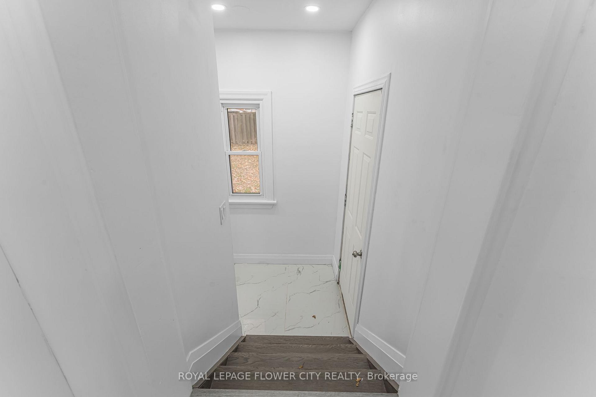 Photo 18 of 304 Wallace Avenue S, Welland, Lincoln/Crowland — HOMEH