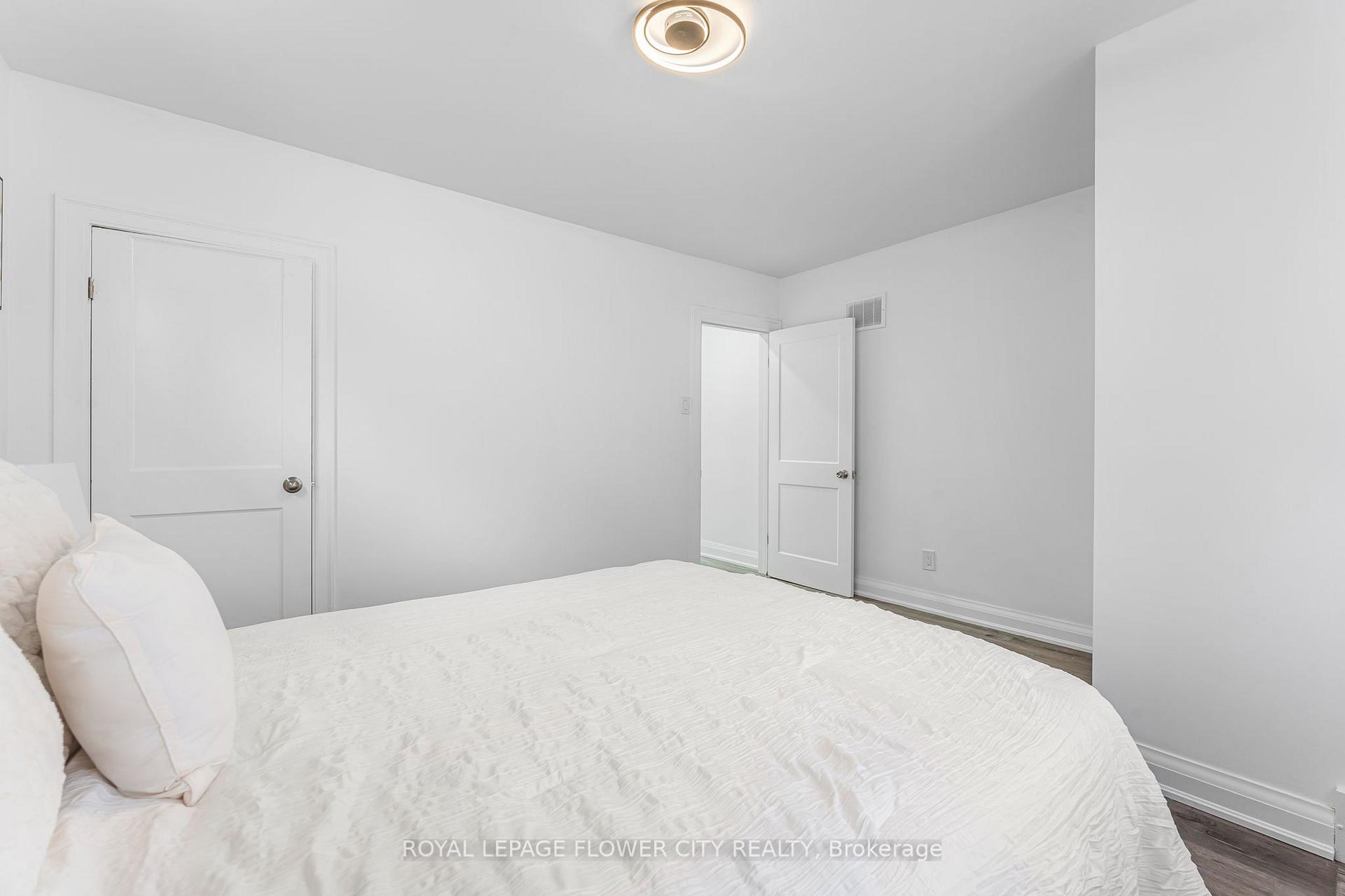 Photo 20 of 304 Wallace Avenue S, Welland, Lincoln/Crowland — HOMEH