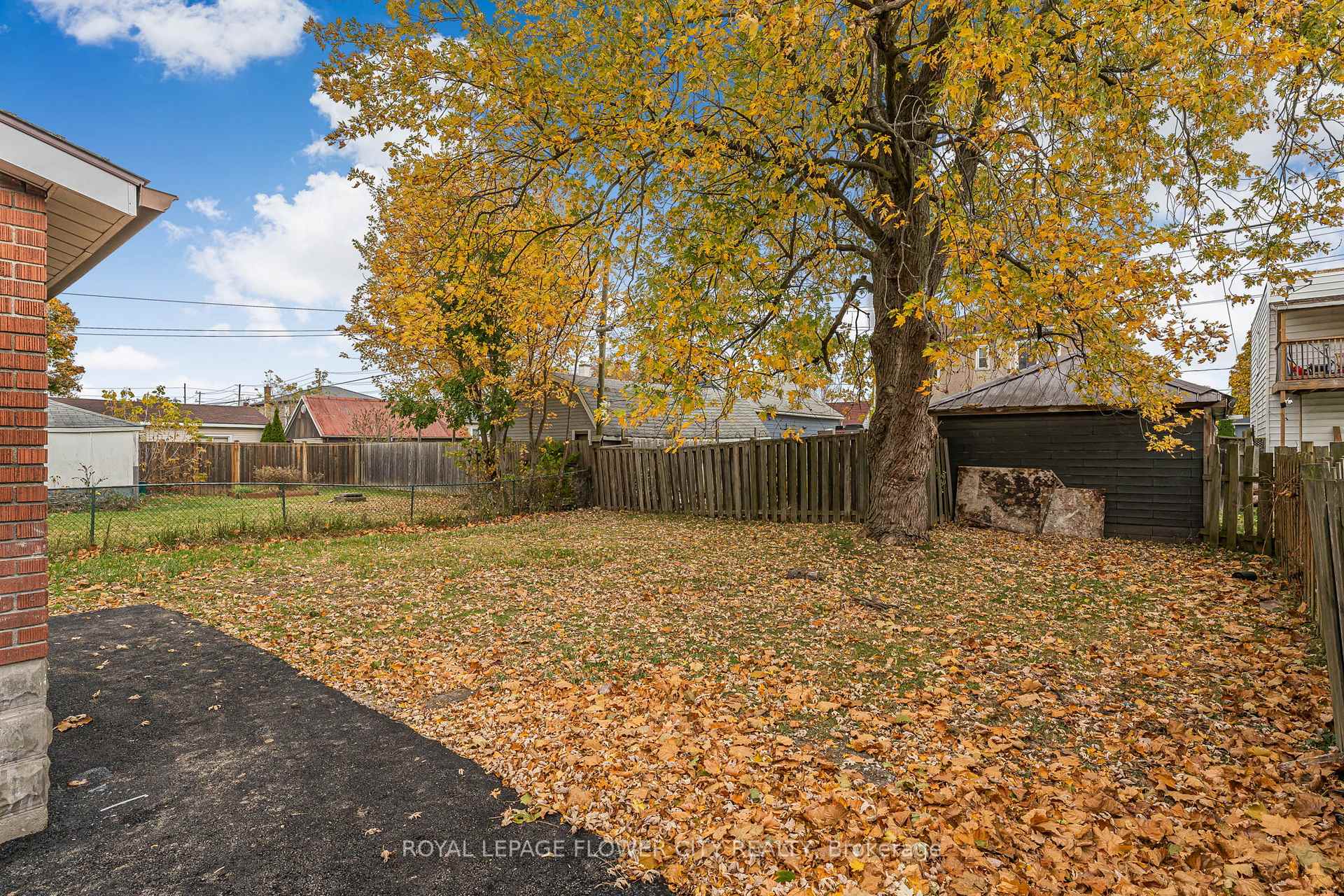 Photo 32 of 304 Wallace Avenue S, Welland, Lincoln/Crowland — HOMEH