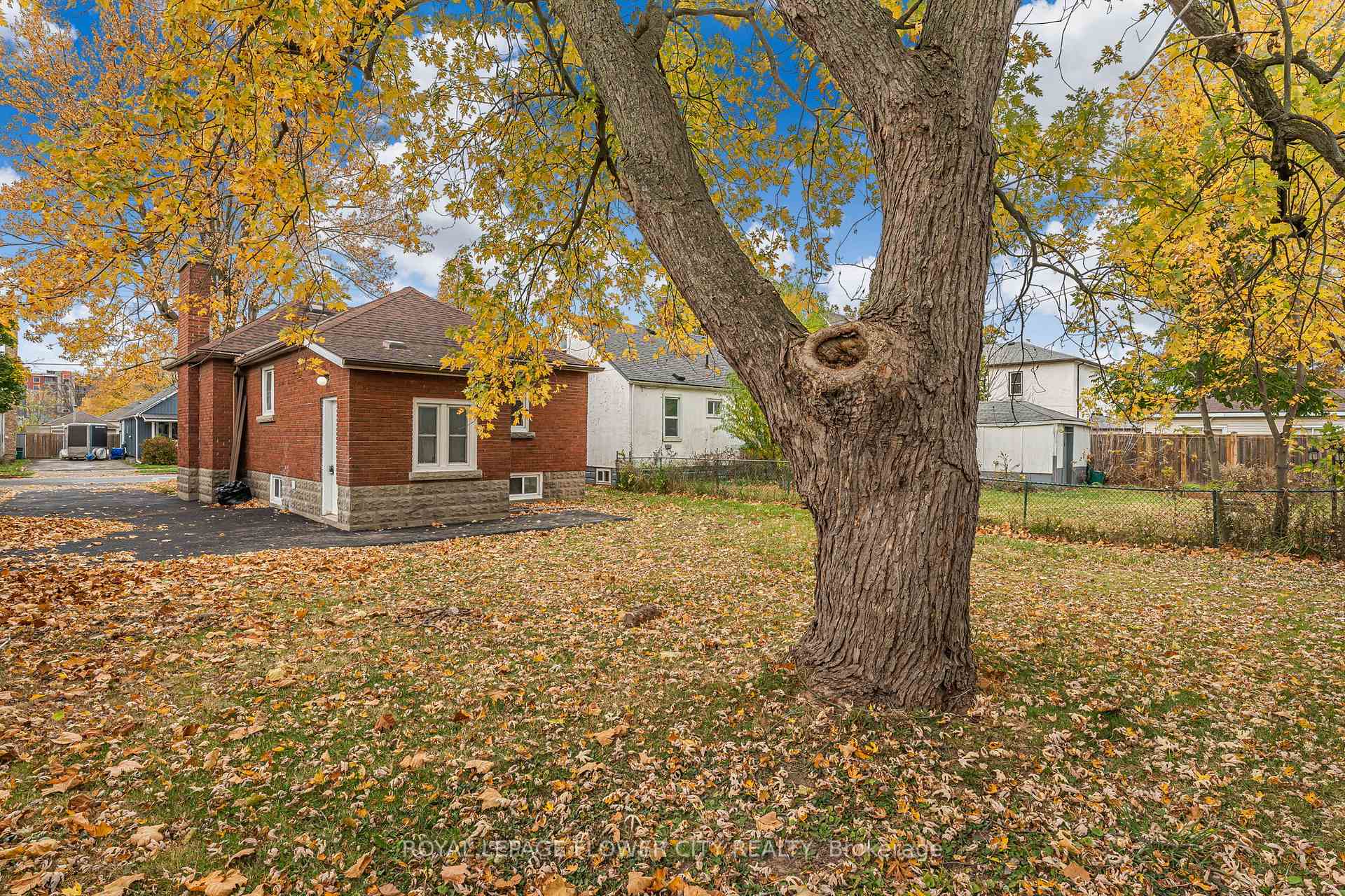 Photo 33 of 304 Wallace Avenue S, Welland, Lincoln/Crowland — HOMEH