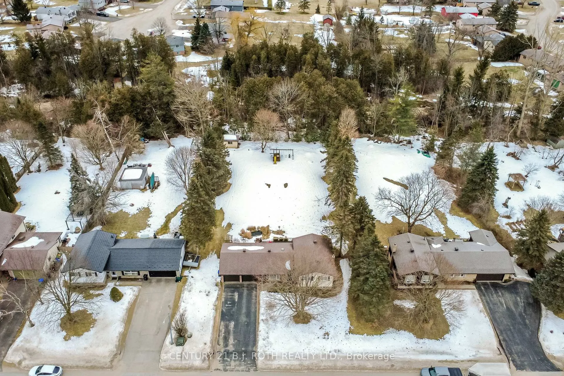 Photo 3 of 228 Spencer Avenue, Essa, Thornton — HOMEH