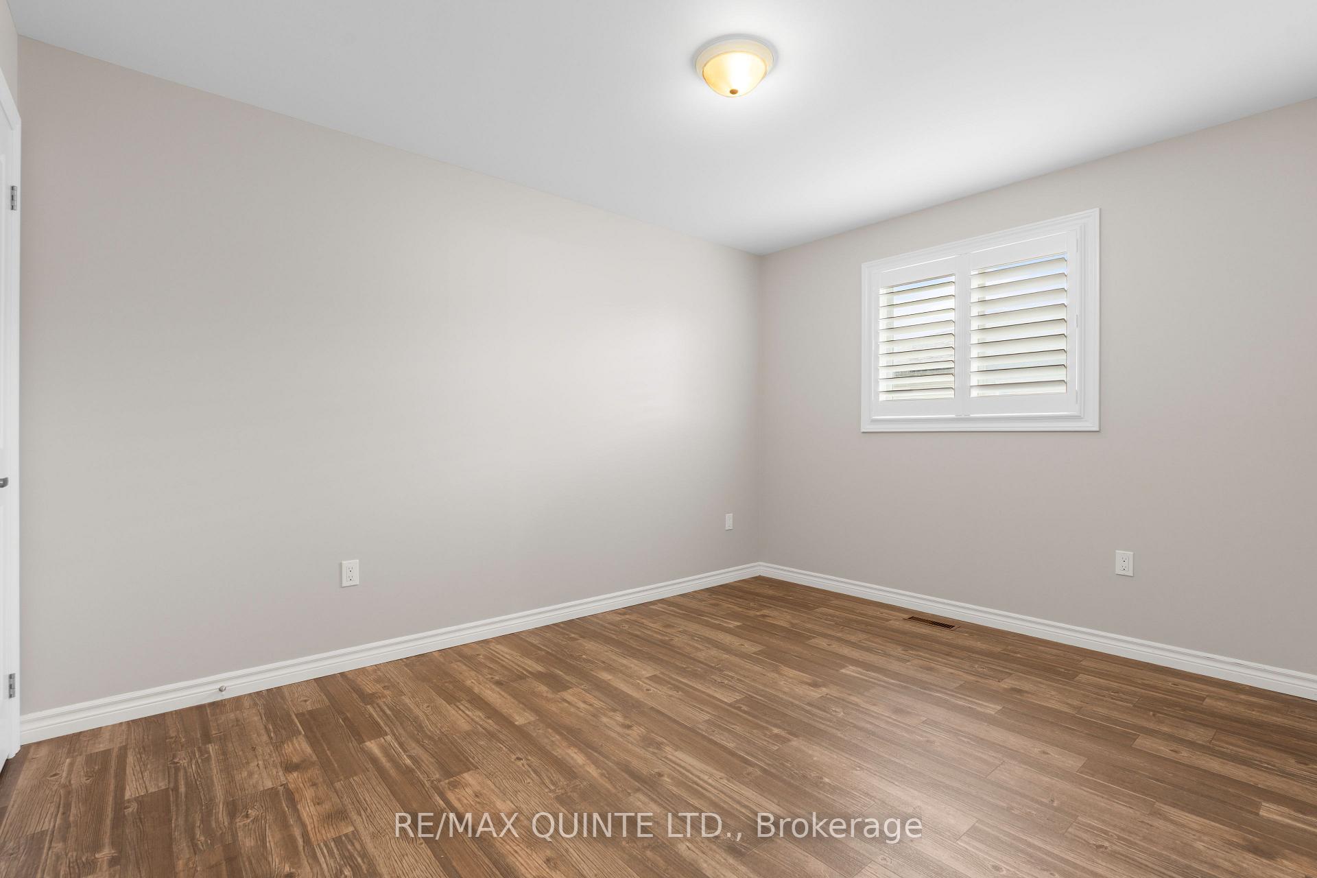 Photo 5 of 38 Cannifton Road N, Belleville, Thurlow Ward — HOMEH