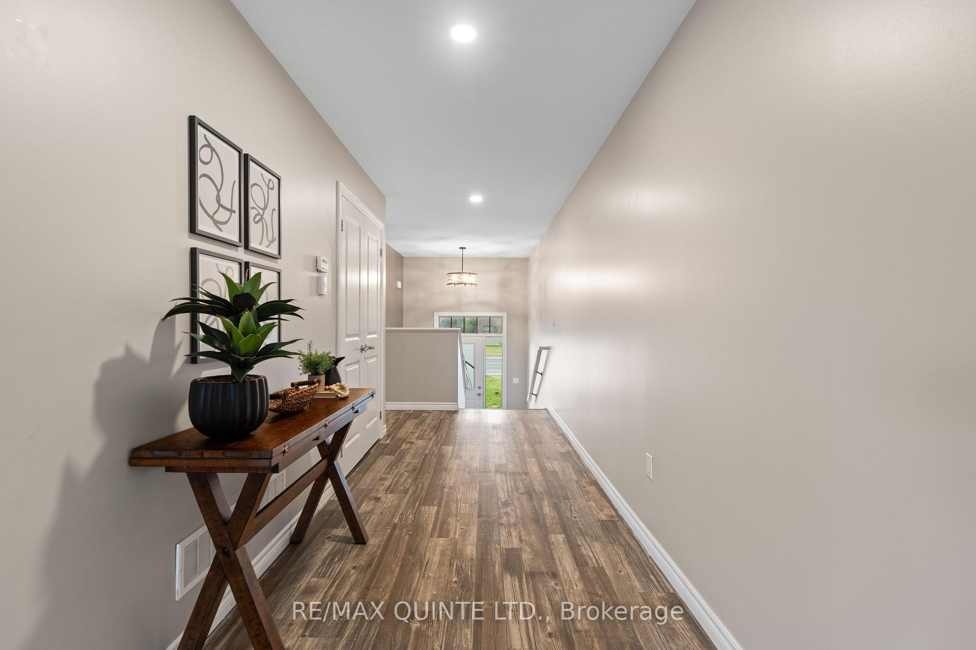 Photo 9 of 38 Cannifton Road N, Belleville, Thurlow Ward — HOMEH